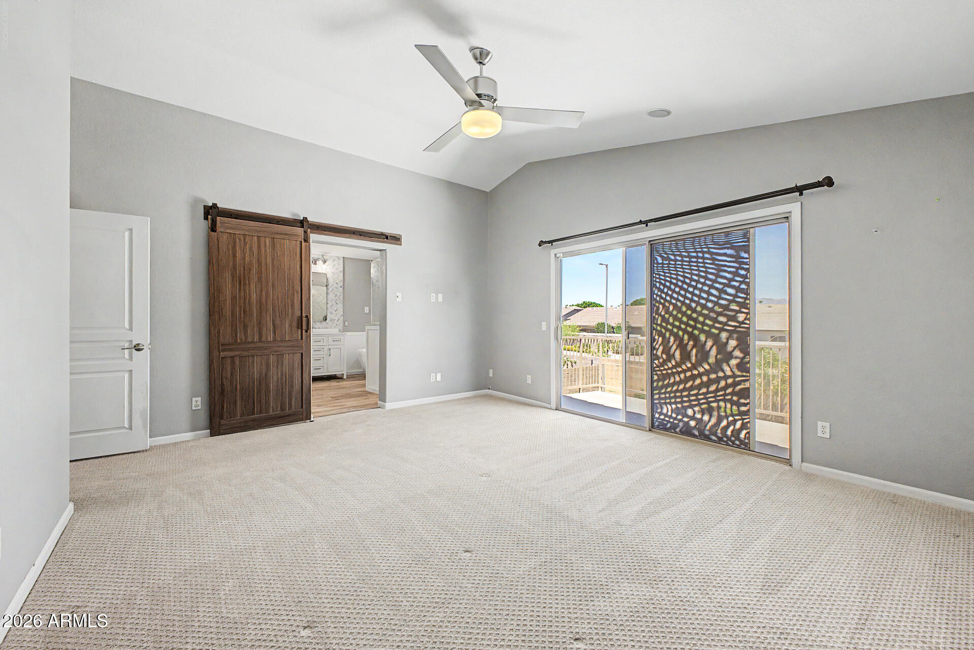 TRIPLE CROWN 3 - Residential