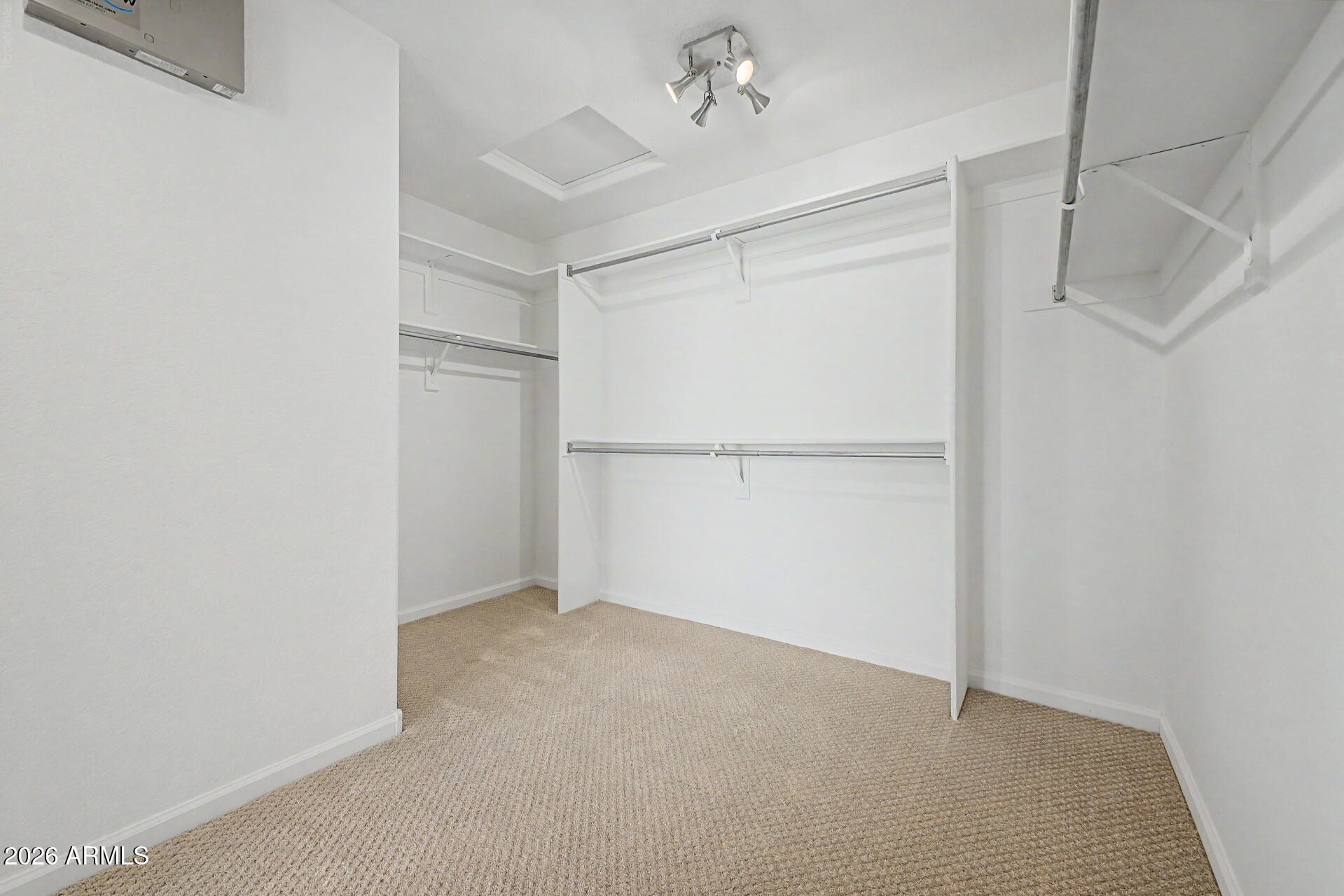 TRIPLE CROWN 3 - Residential