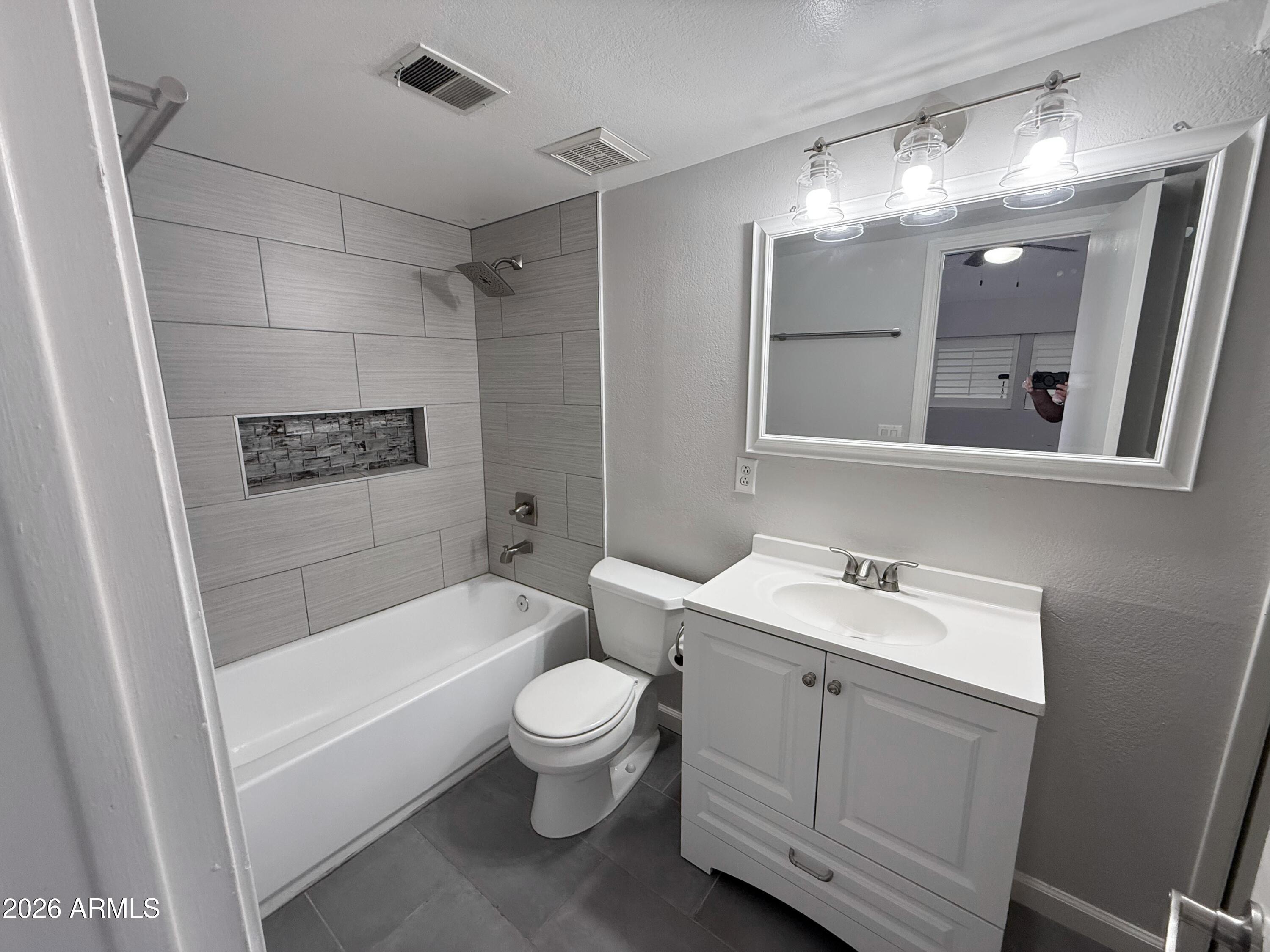 RAMBLEWOOD NORTH - Residential Lease