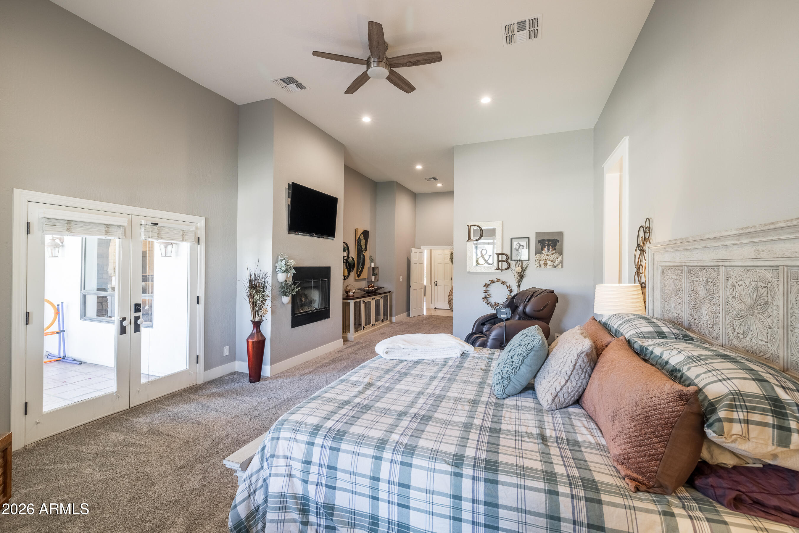 SCOTTSDALE FOOTHILLS - Residential