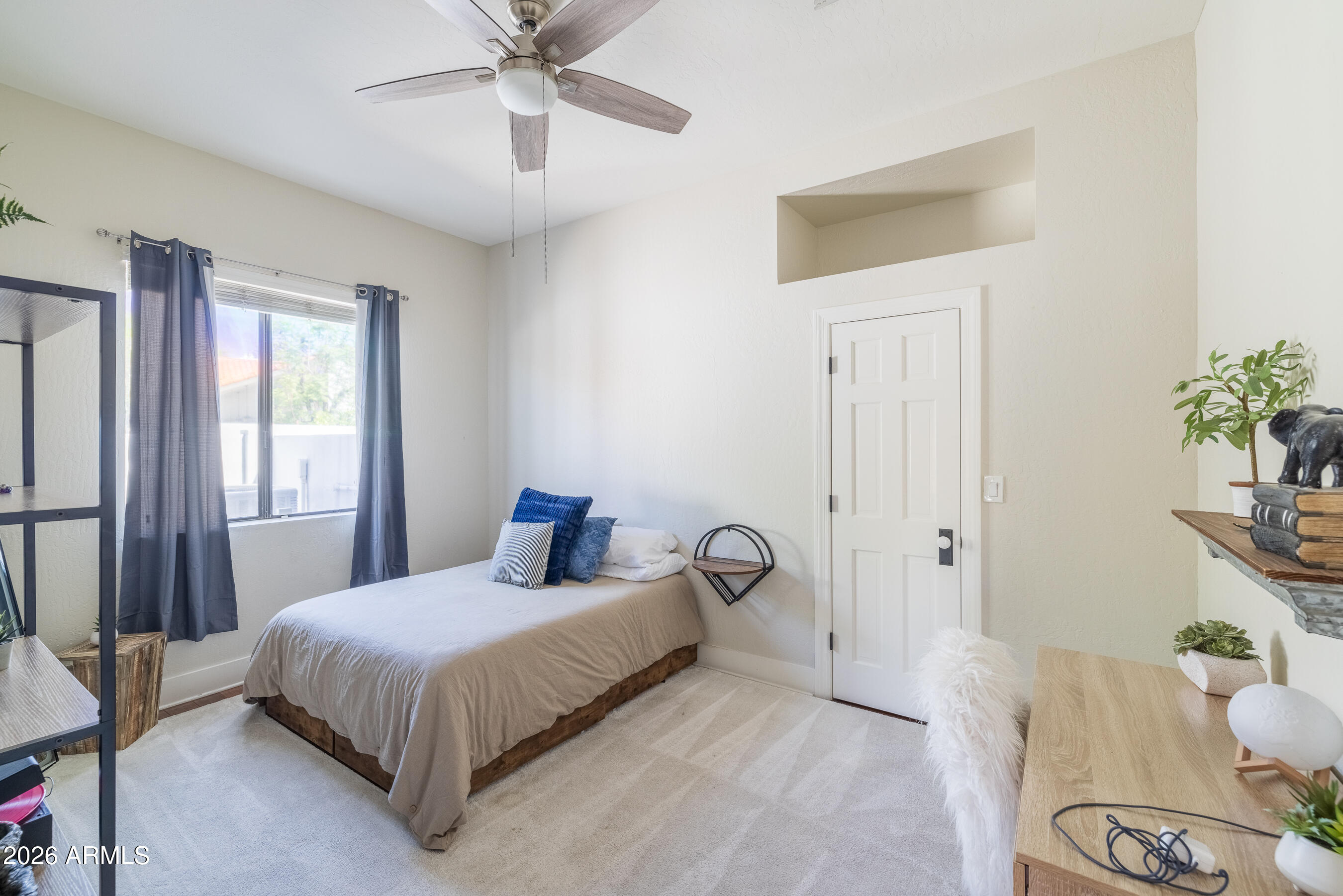 SCOTTSDALE FOOTHILLS - Residential