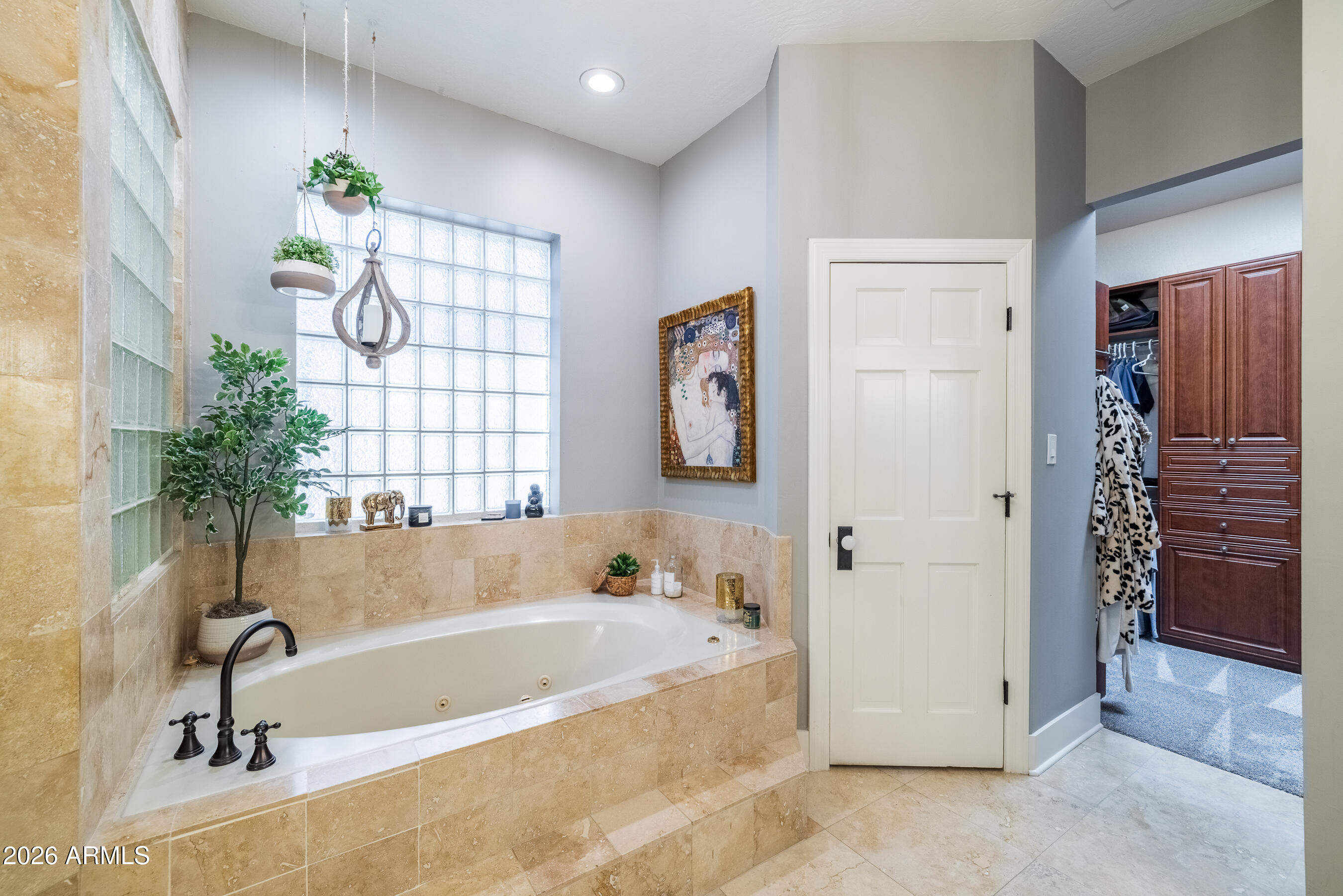 SCOTTSDALE FOOTHILLS - Residential
