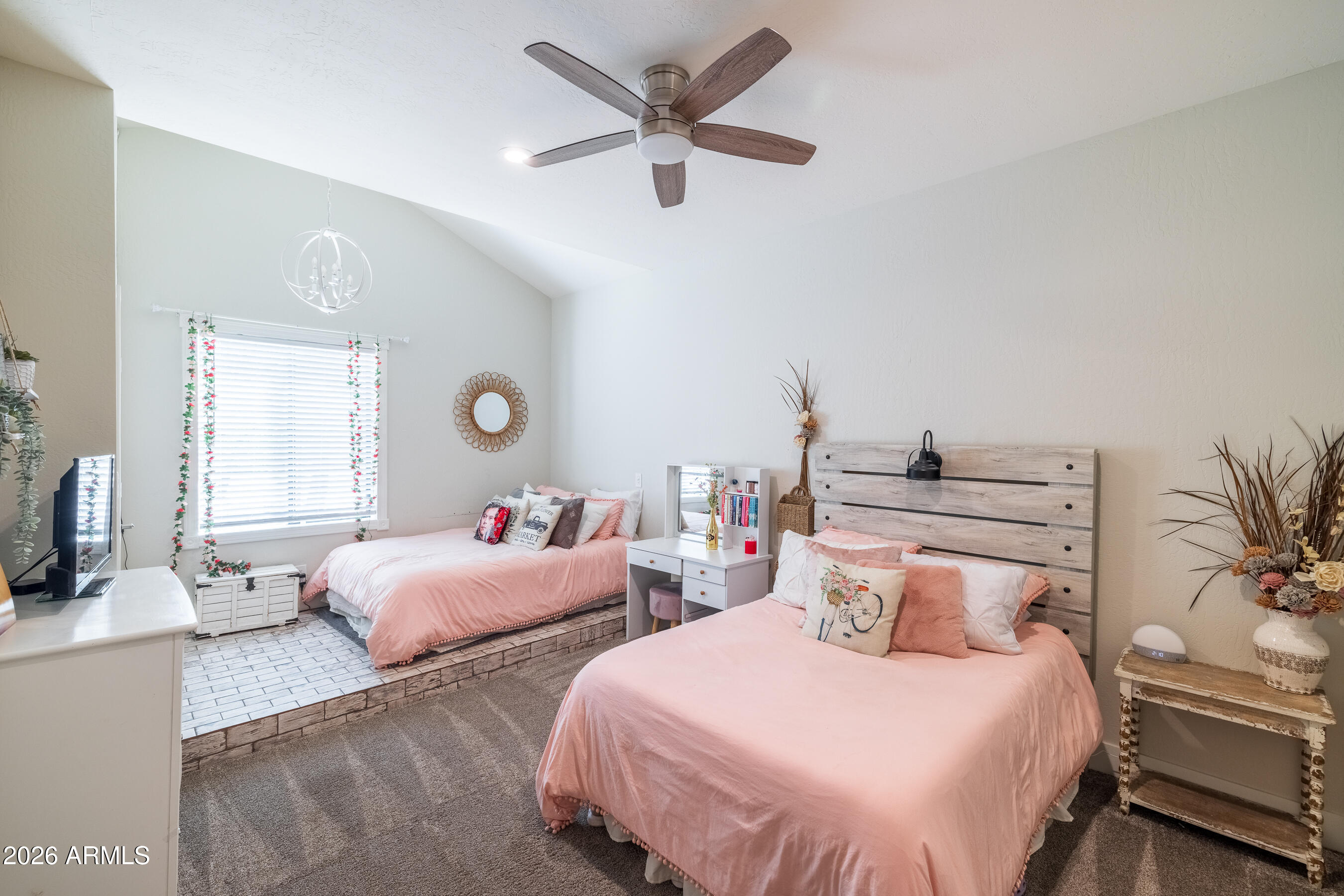 SCOTTSDALE FOOTHILLS - Residential