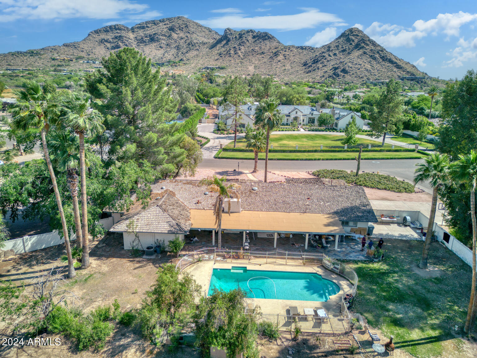 VIA LOS RANCHOS - Residential