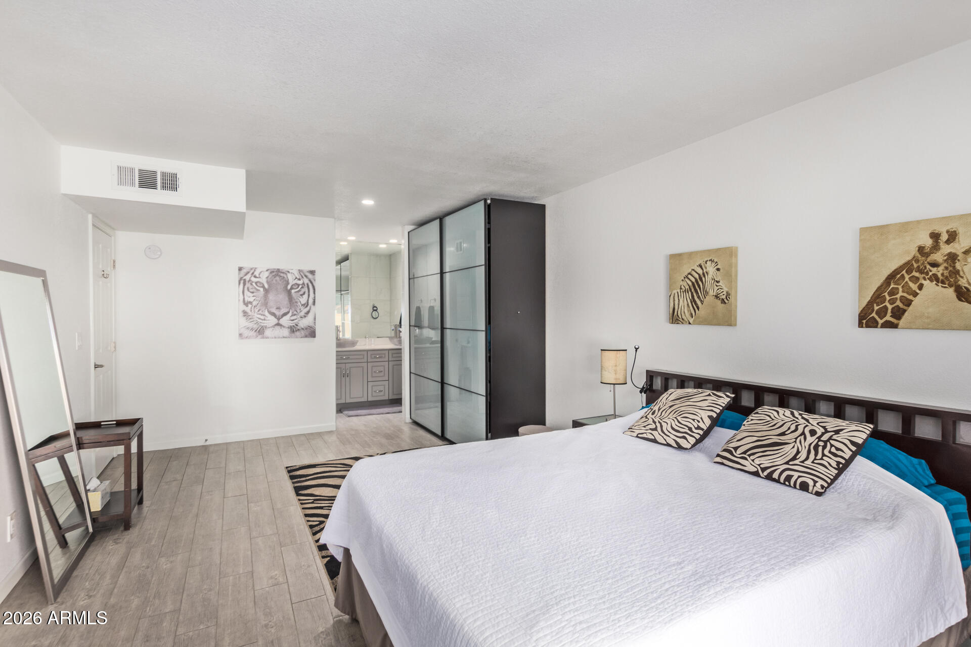 SCOTTSDALE VISTA
NORTH TOWNHOMES - Residential