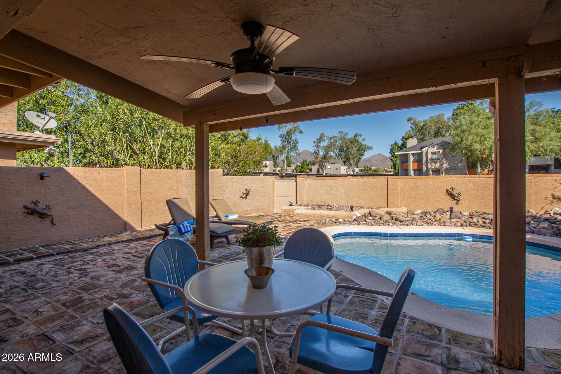SCOTTSDALE VISTA
NORTH TOWNHOMES - Residential