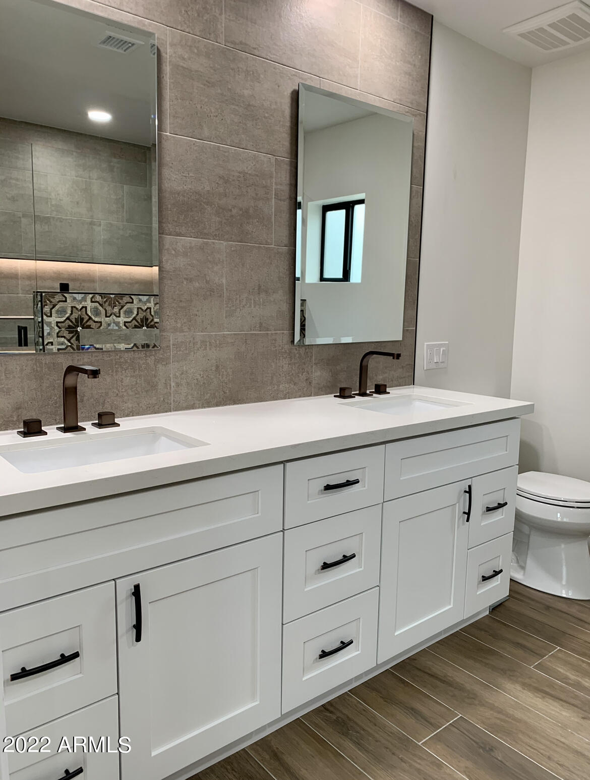 ARROYO HEIGHTS - Residential