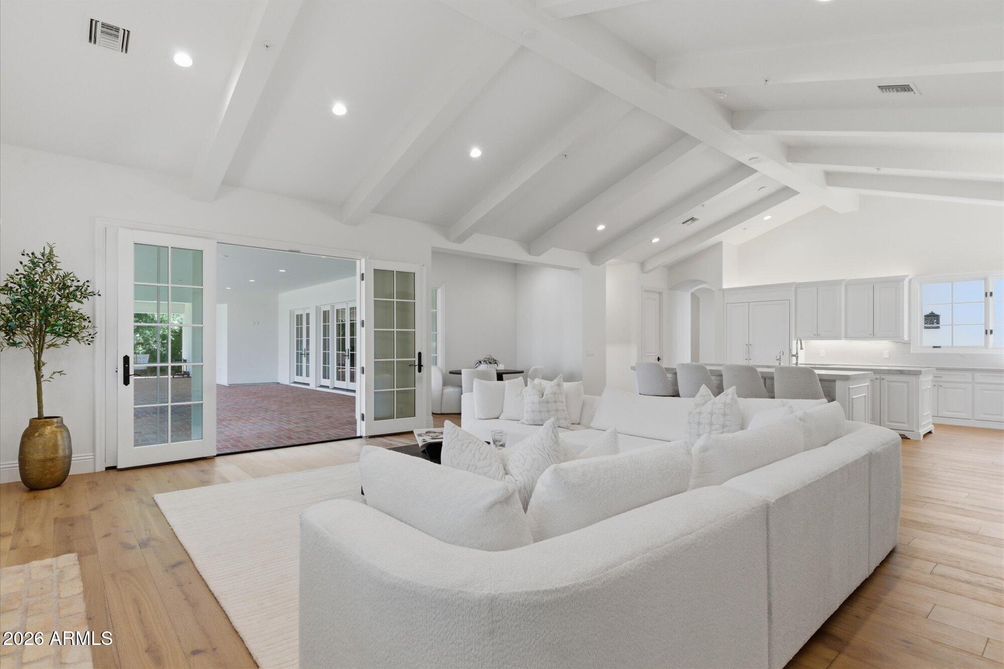 metes & bounds - Residential
