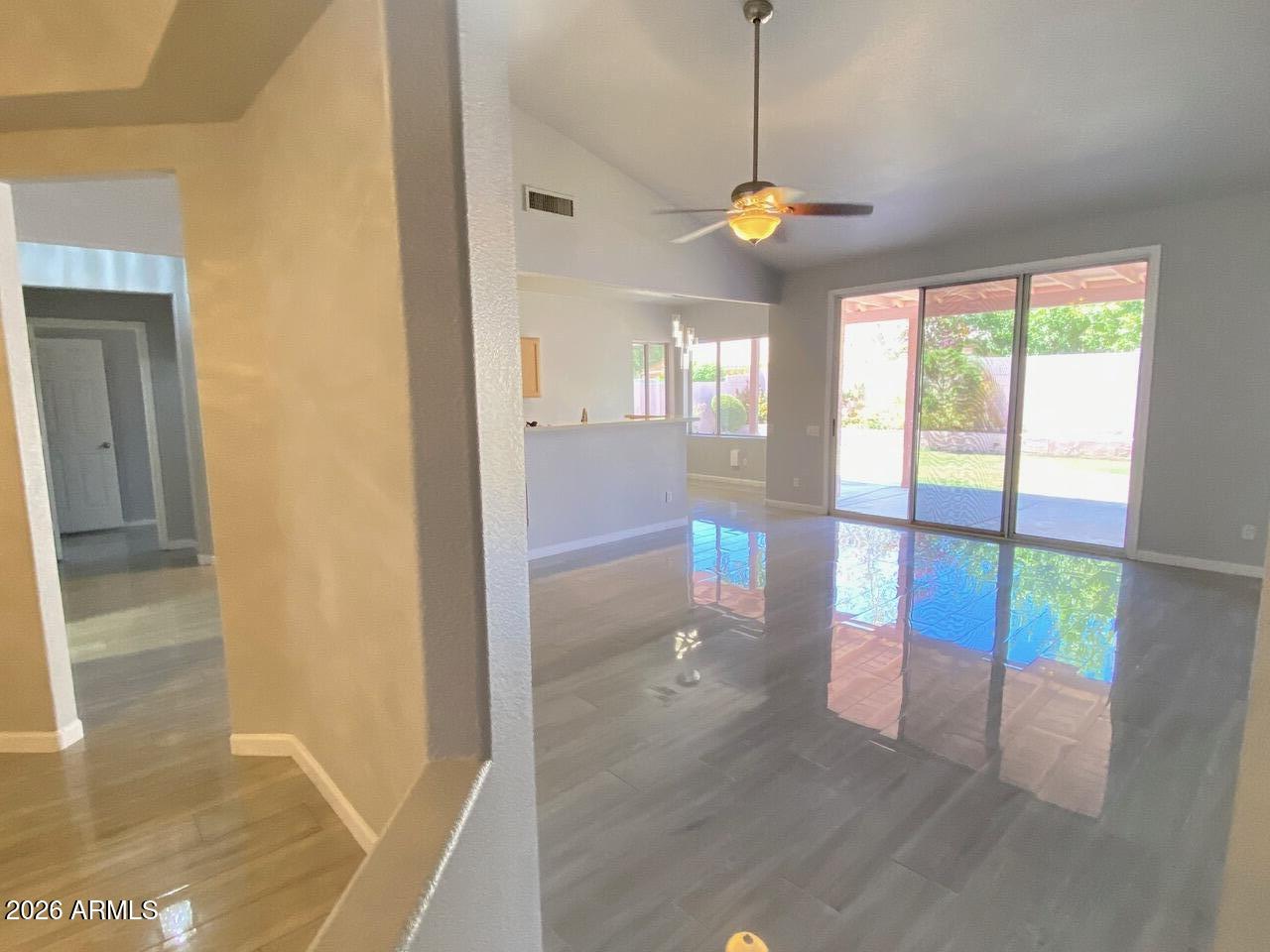 PARADISE VALLEY HORIZON UNIT 3 LOT 111-202 TR A-C - Residential Lease