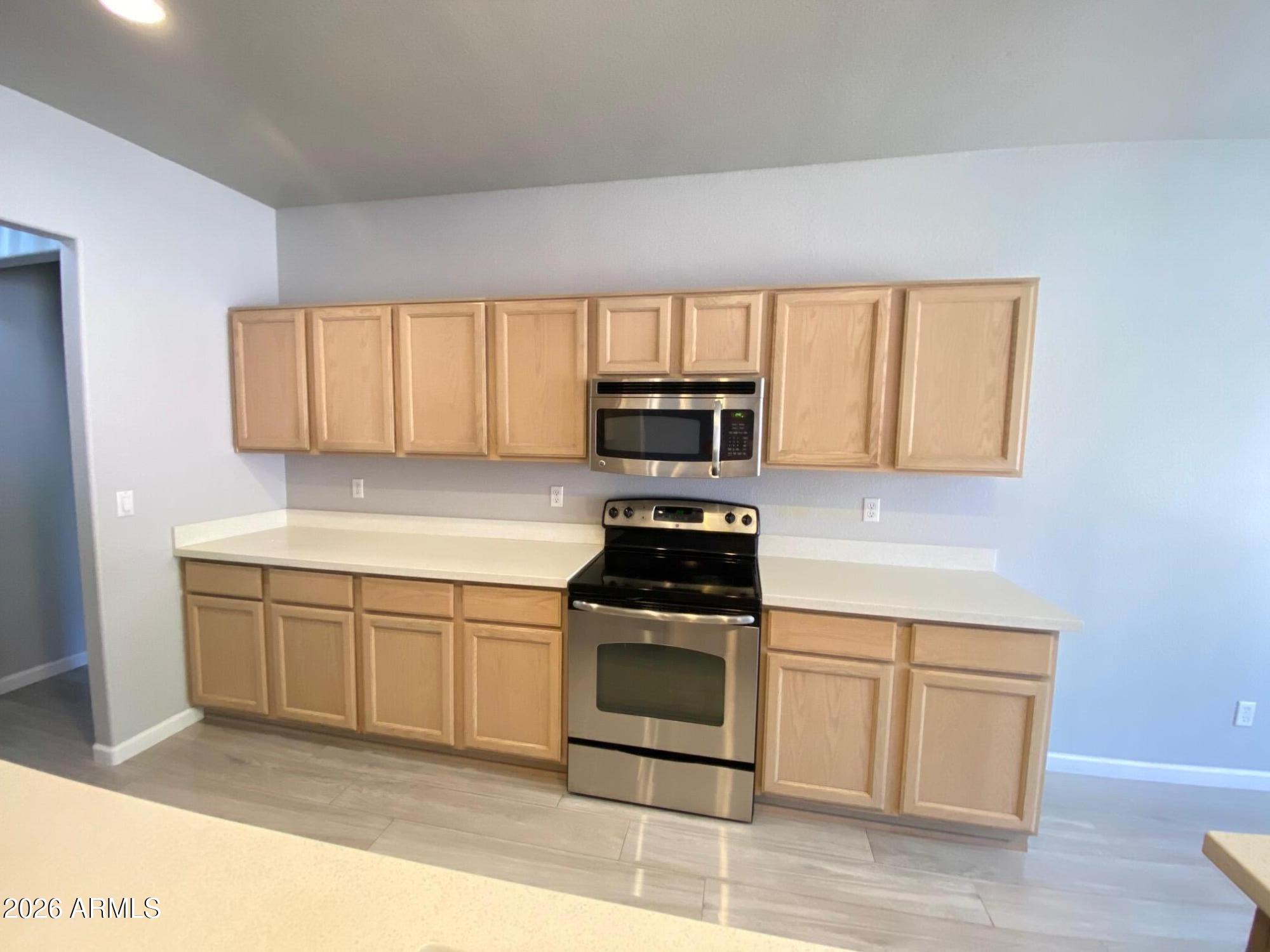 PARADISE VALLEY HORIZON UNIT 3 LOT 111-202 TR A-C - Residential Lease
