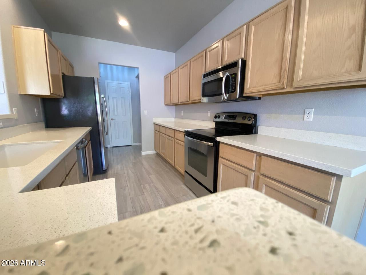 PARADISE VALLEY HORIZON UNIT 3 LOT 111-202 TR A-C - Residential Lease