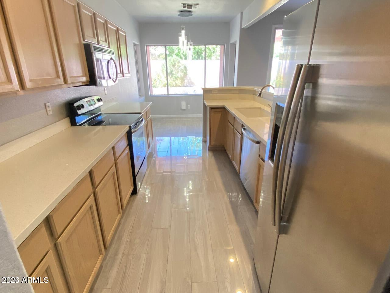 PARADISE VALLEY HORIZON UNIT 3 LOT 111-202 TR A-C - Residential Lease