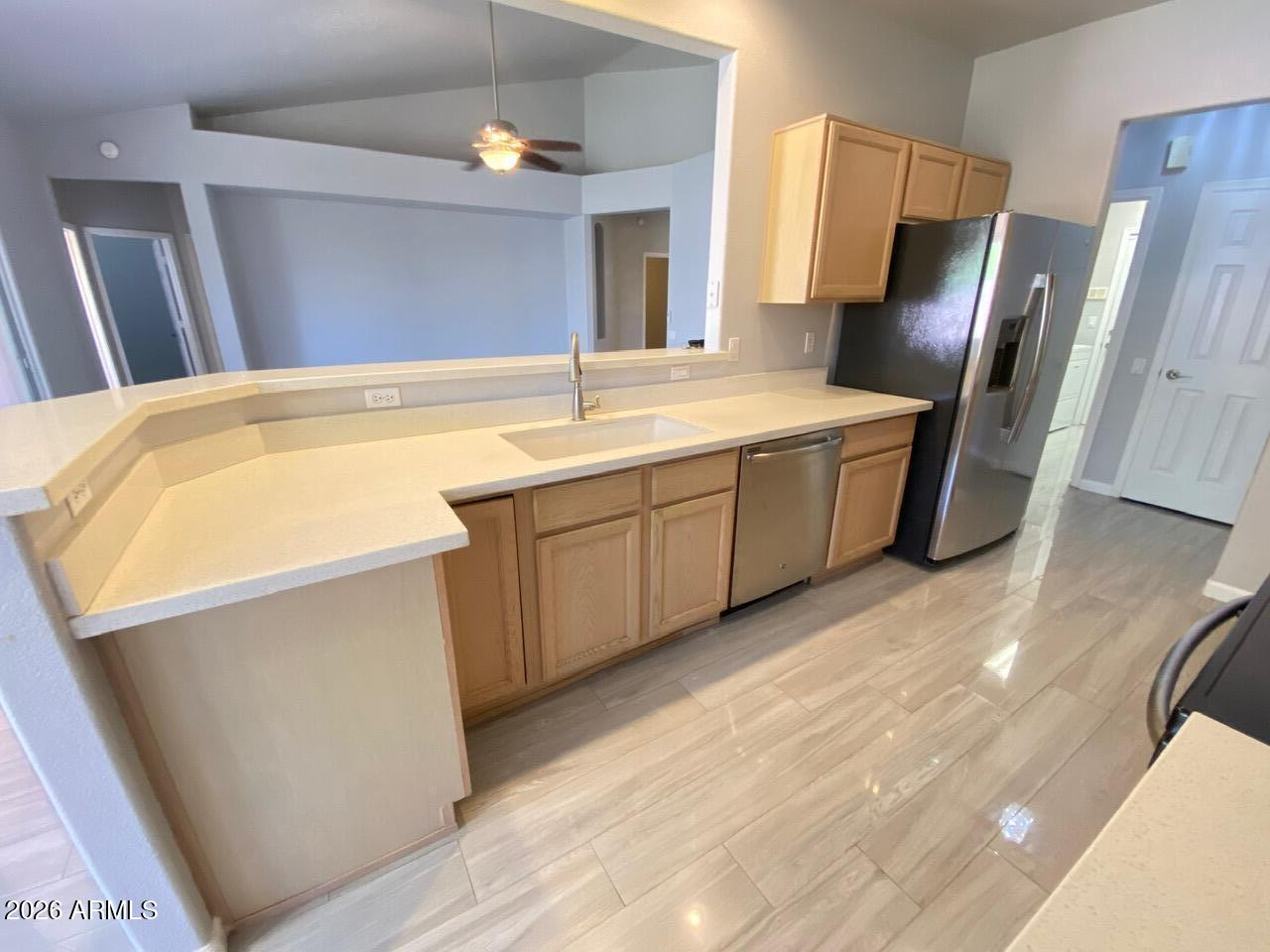 PARADISE VALLEY HORIZON UNIT 3 LOT 111-202 TR A-C - Residential Lease
