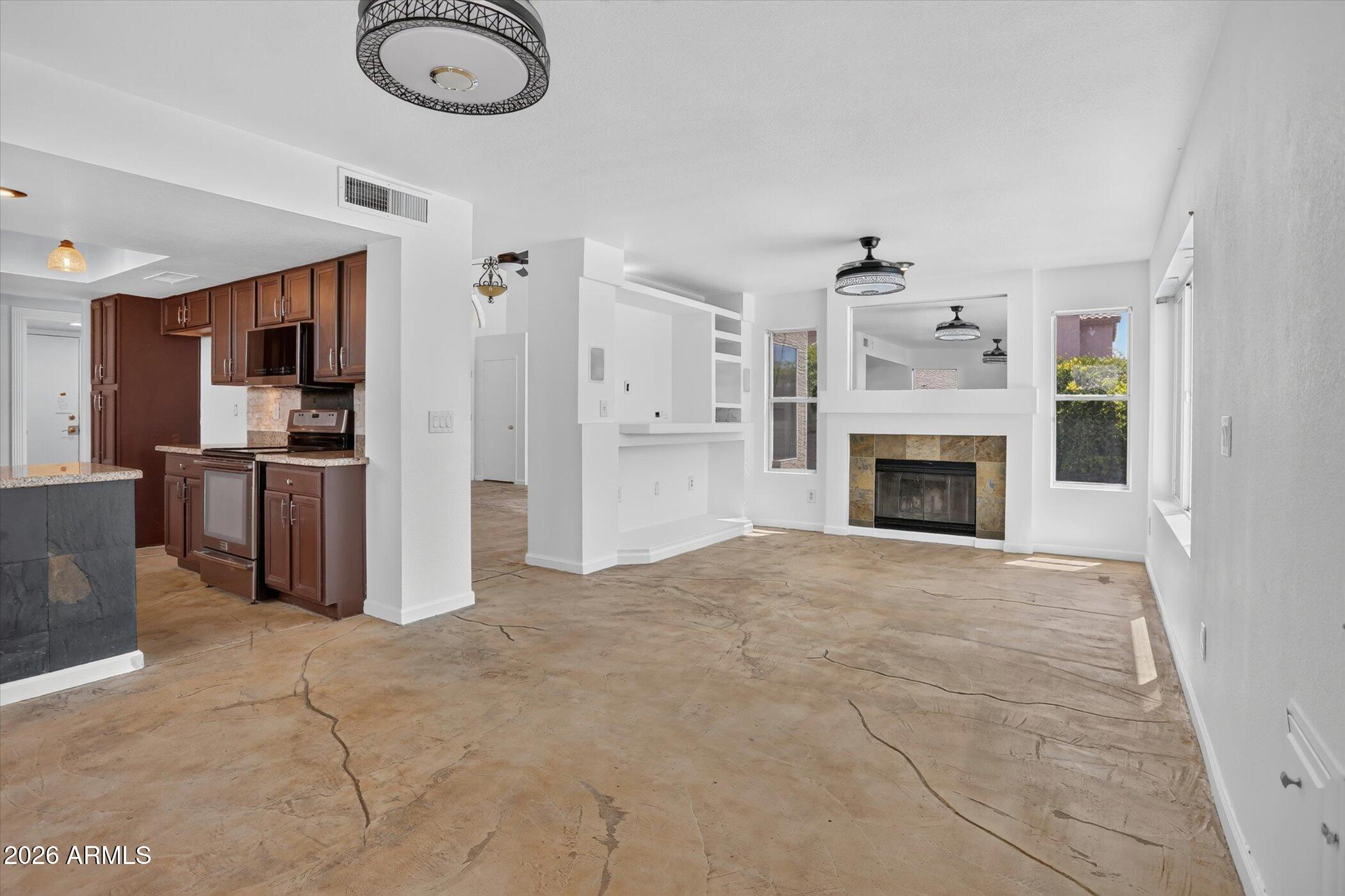 CRYSTAL CREEK - Residential