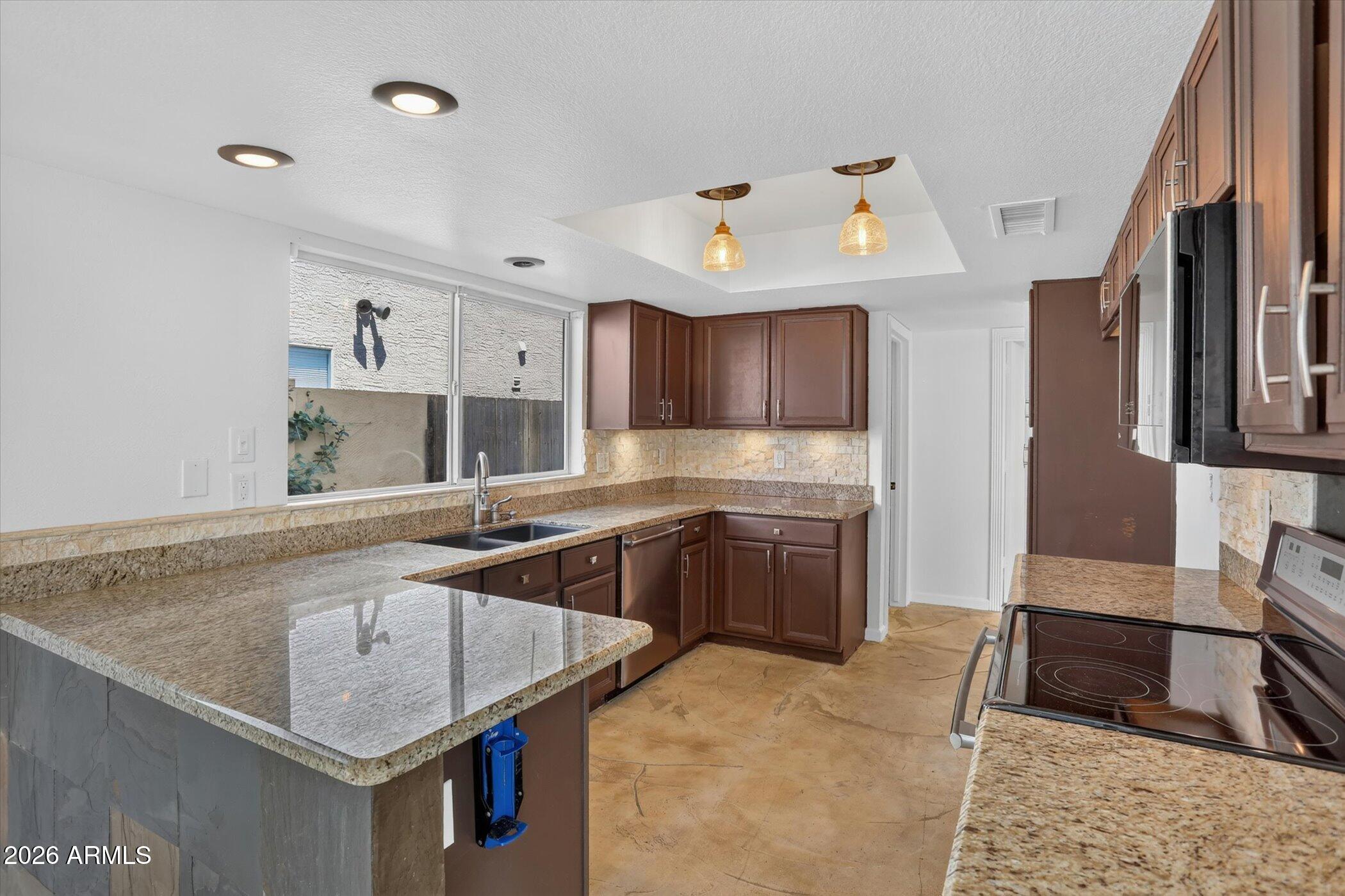 CRYSTAL CREEK - Residential