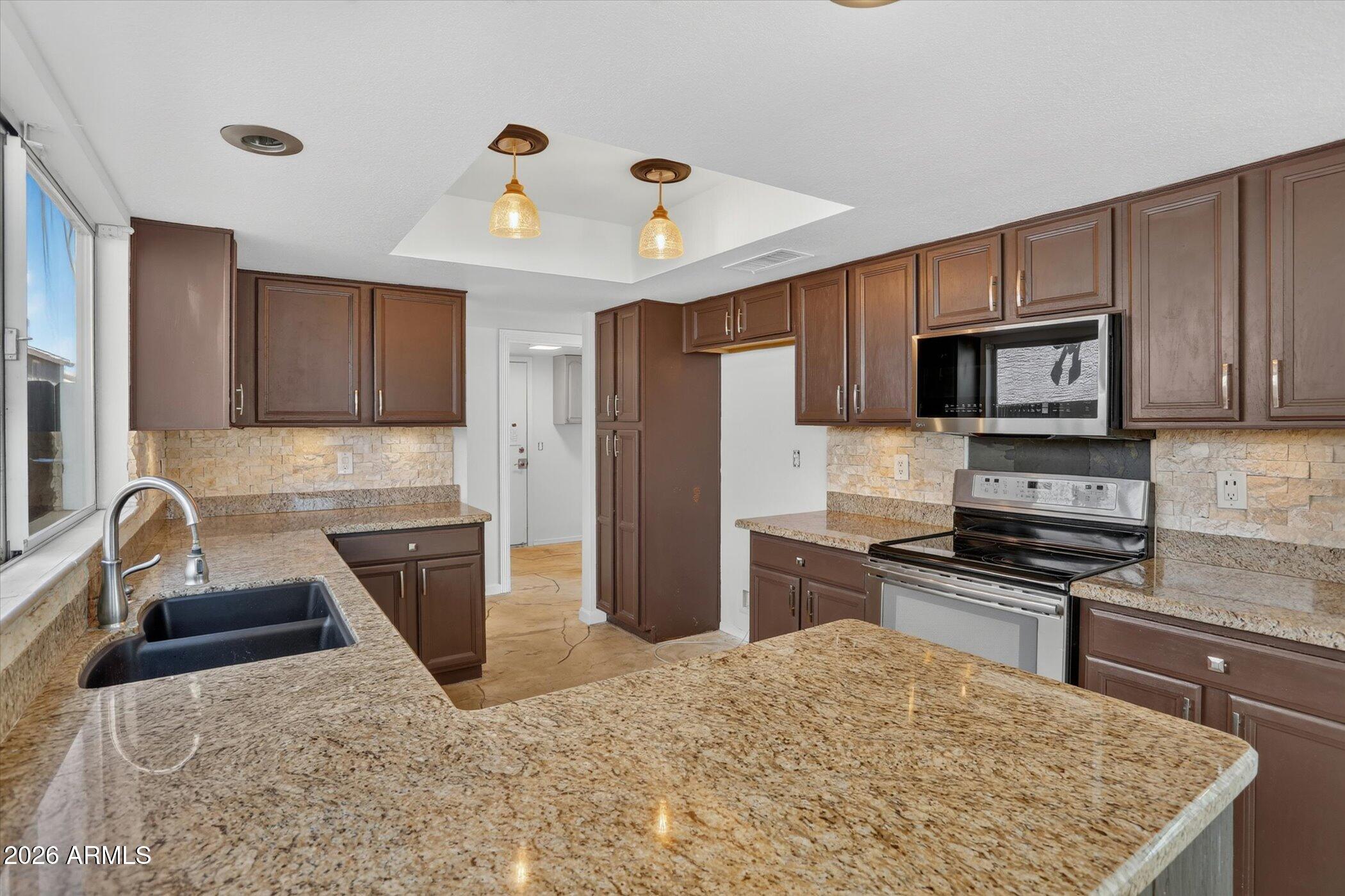 CRYSTAL CREEK - Residential
