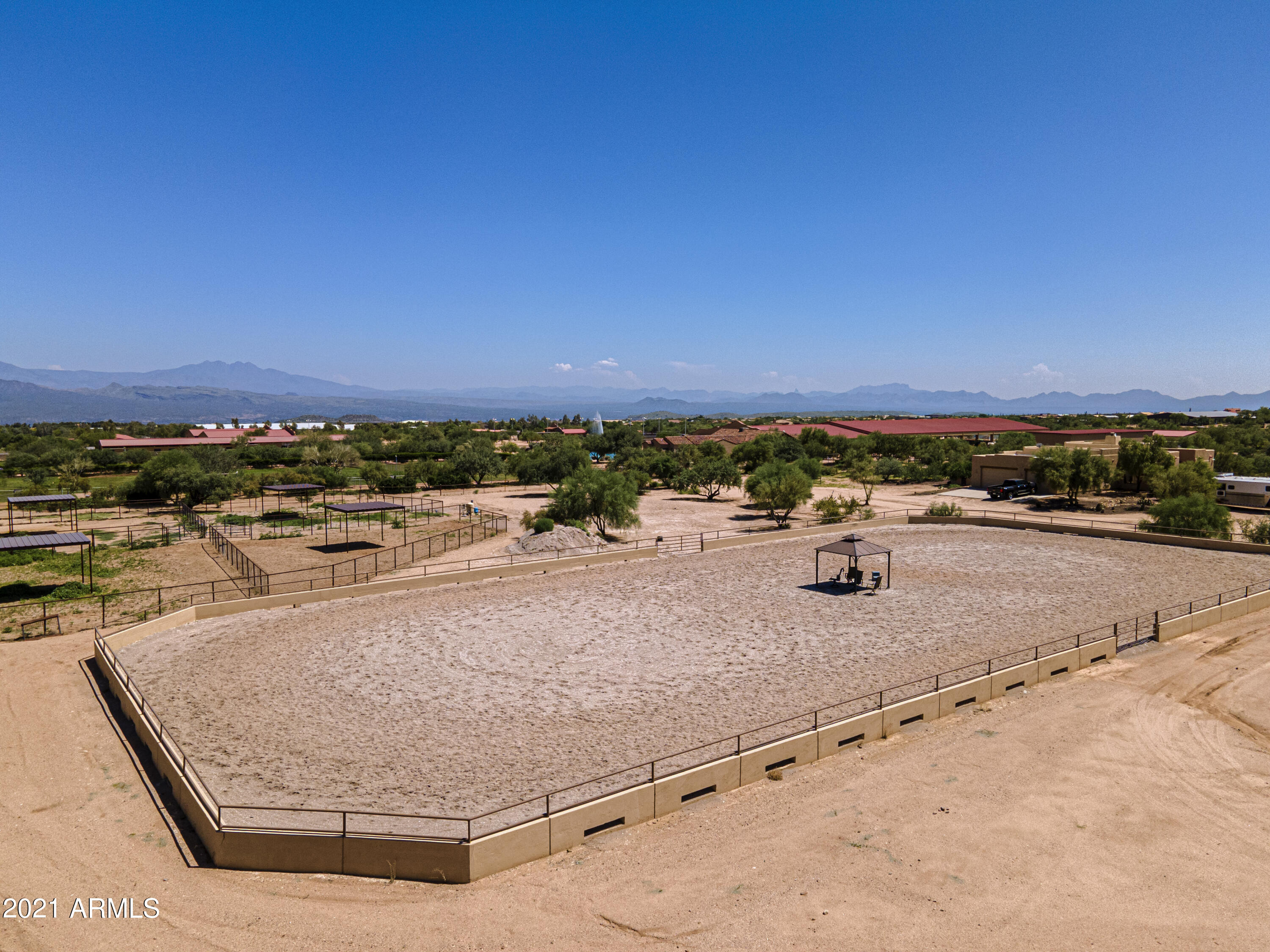 Premier Equestrian Facility - Residential