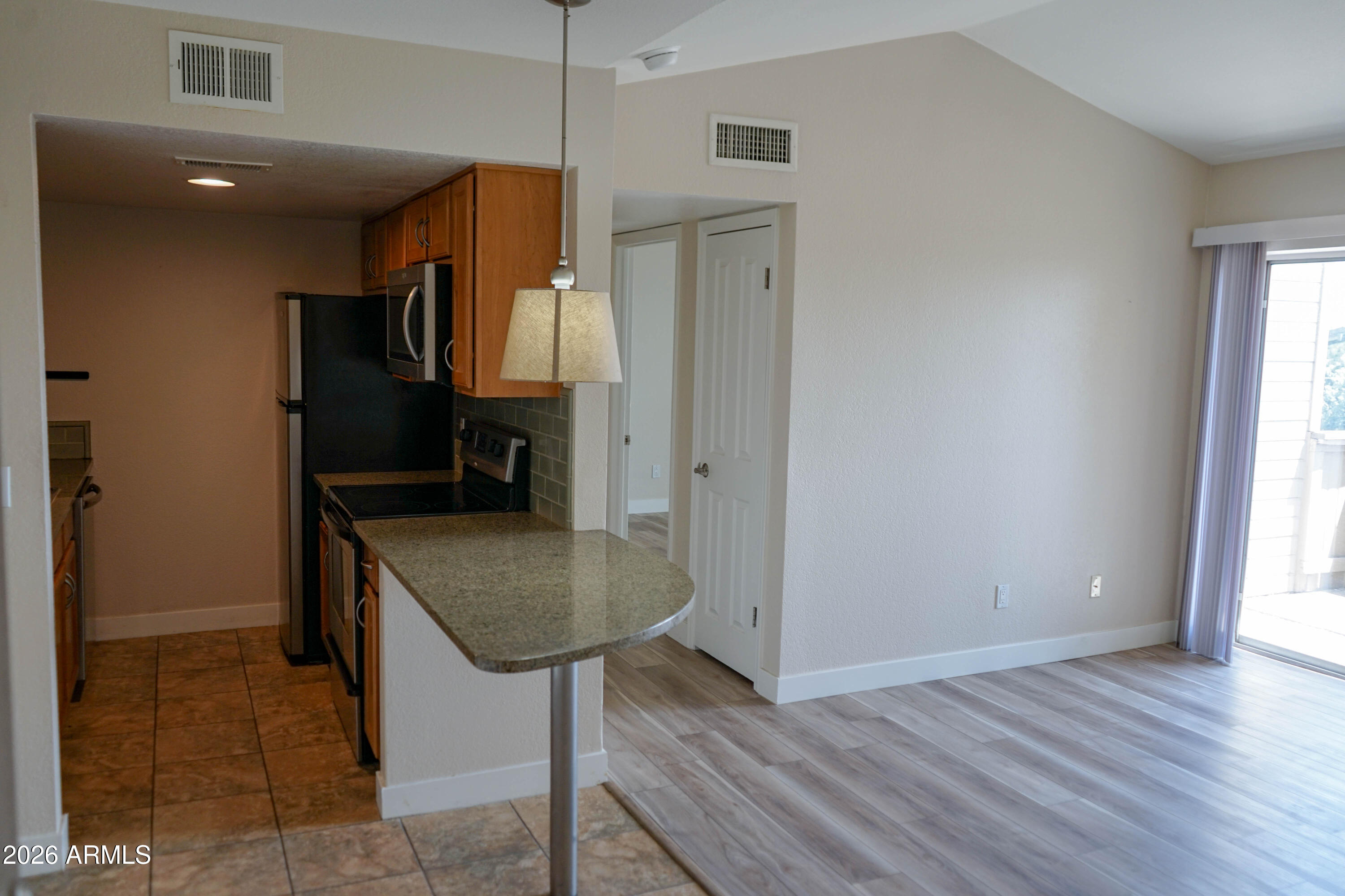 This 1-bed/1 bath condo checks all the boxes -- 622 sqft of comfortable space, a private balcony, and access to a fenced in community pool. Just one block east of Mill Avenue, you're steps from restaurants, shopping, quick access to ASU, the 101 and 60 freeways, and Phoenix Sky Harbor Airport. Come take a look!