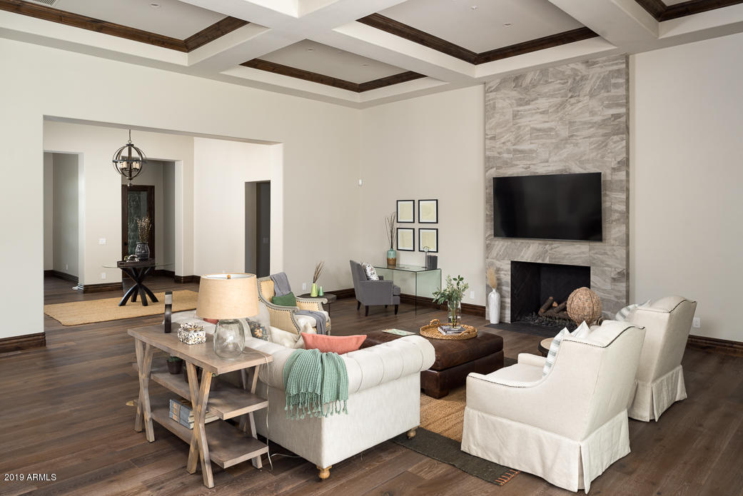 CAMELBACK COUNTRY ESTATES - Residential