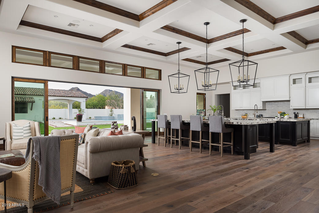 CAMELBACK COUNTRY ESTATES - Residential