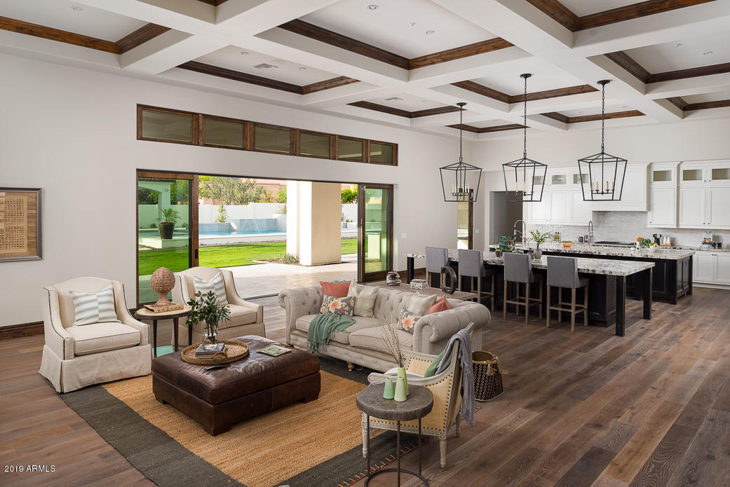 CAMELBACK COUNTRY ESTATES - Residential