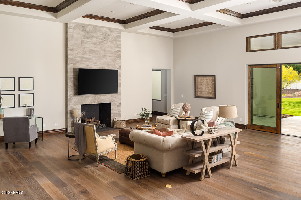 CAMELBACK COUNTRY ESTATES - Residential