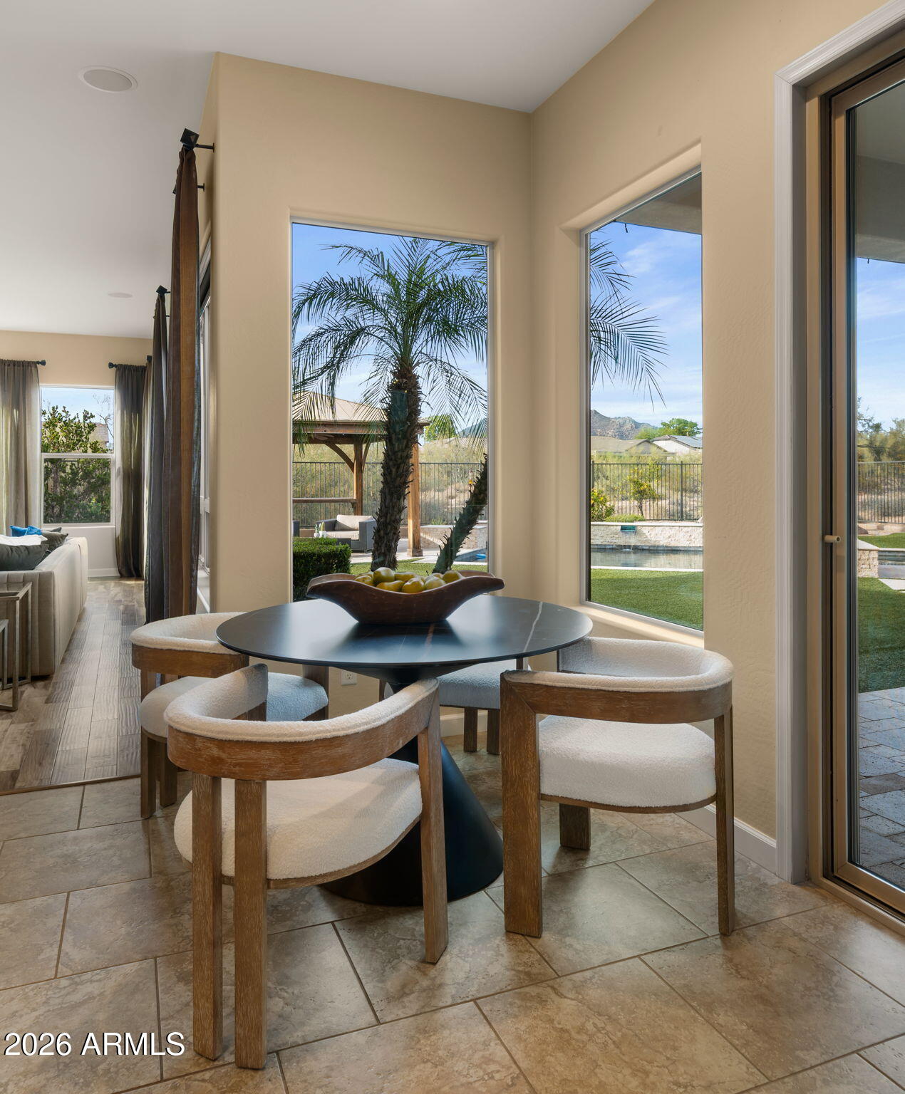 LONE MOUNTAIN - Residential