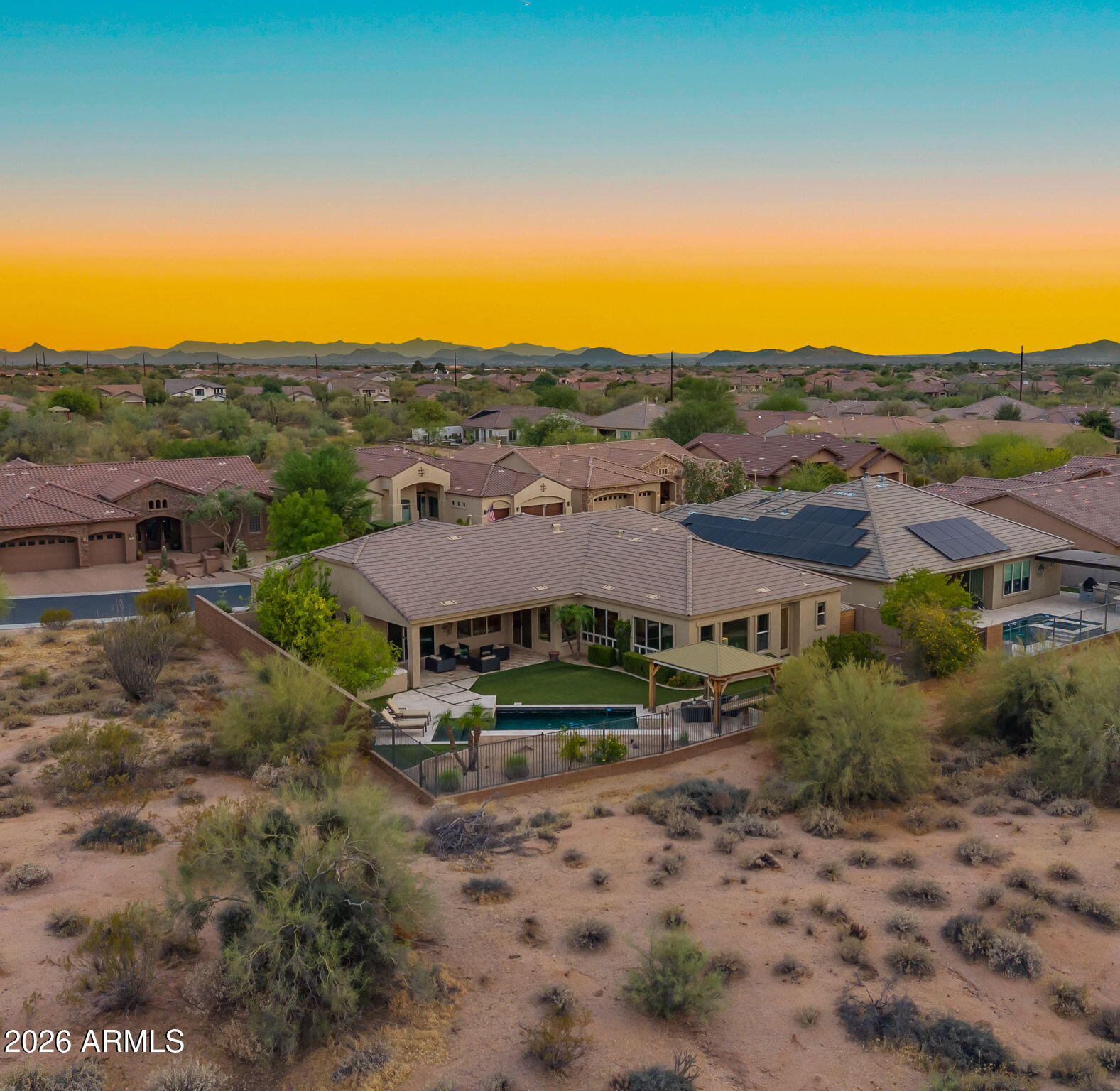 LONE MOUNTAIN - Residential