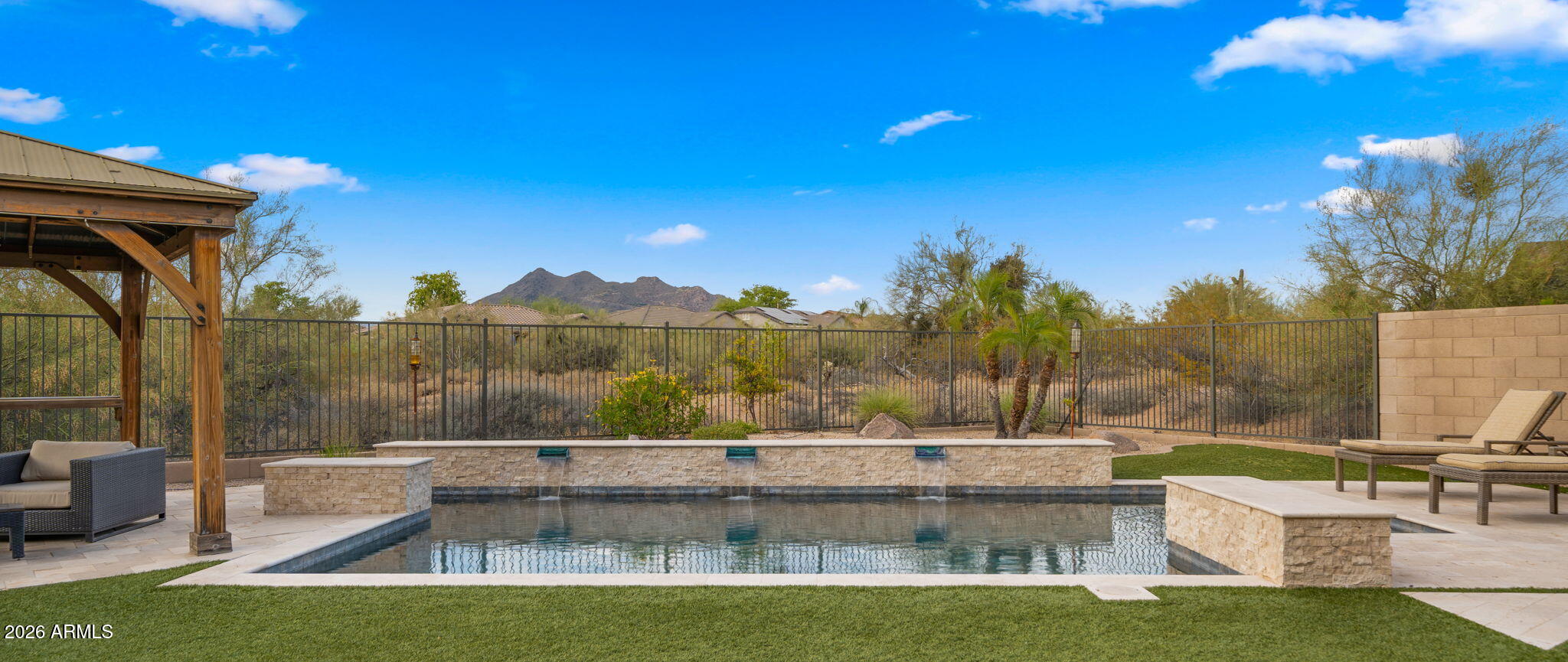 LONE MOUNTAIN - Residential