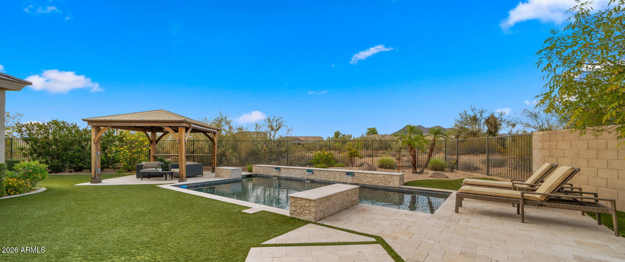 LONE MOUNTAIN - Residential