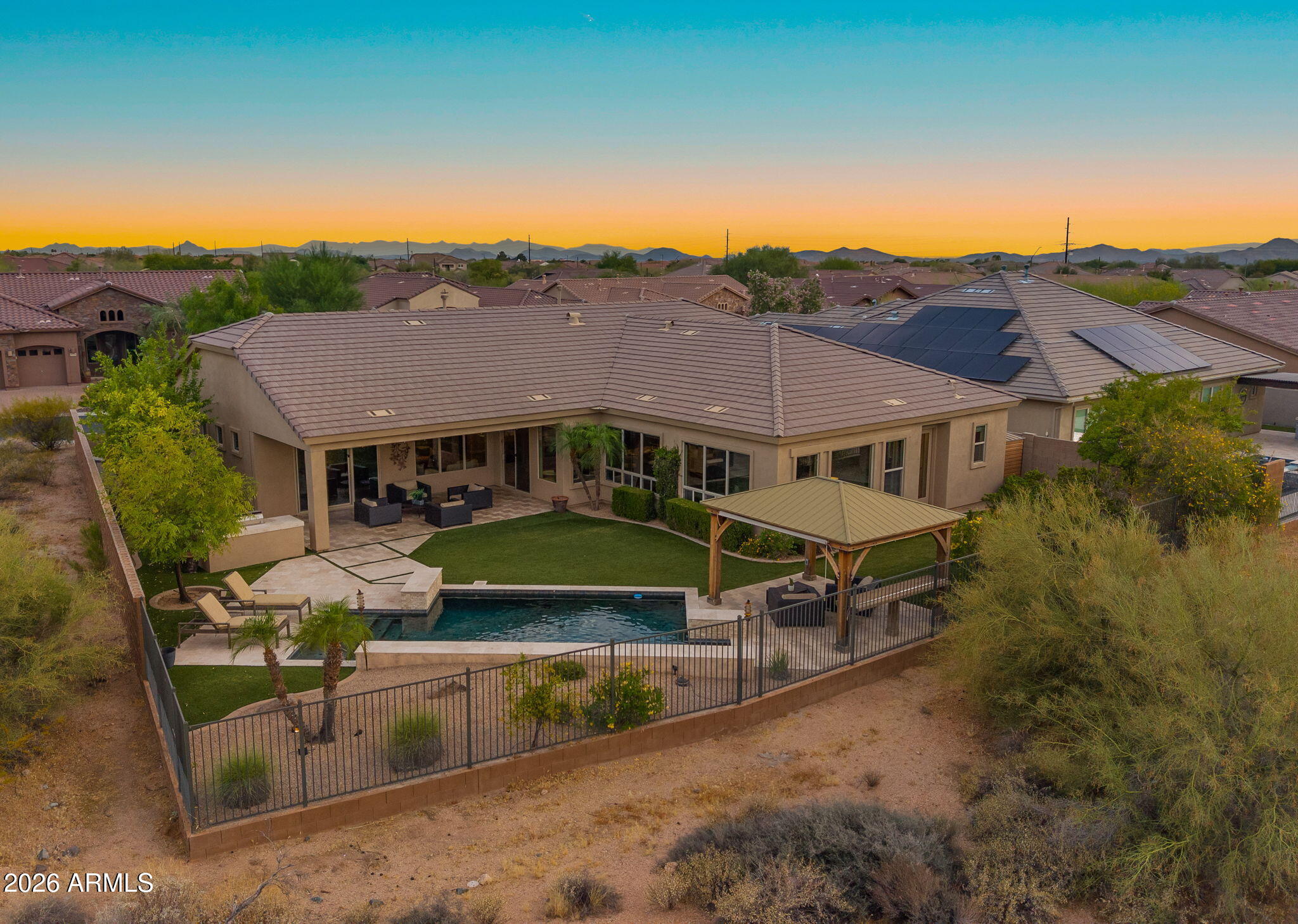 LONE MOUNTAIN - Residential