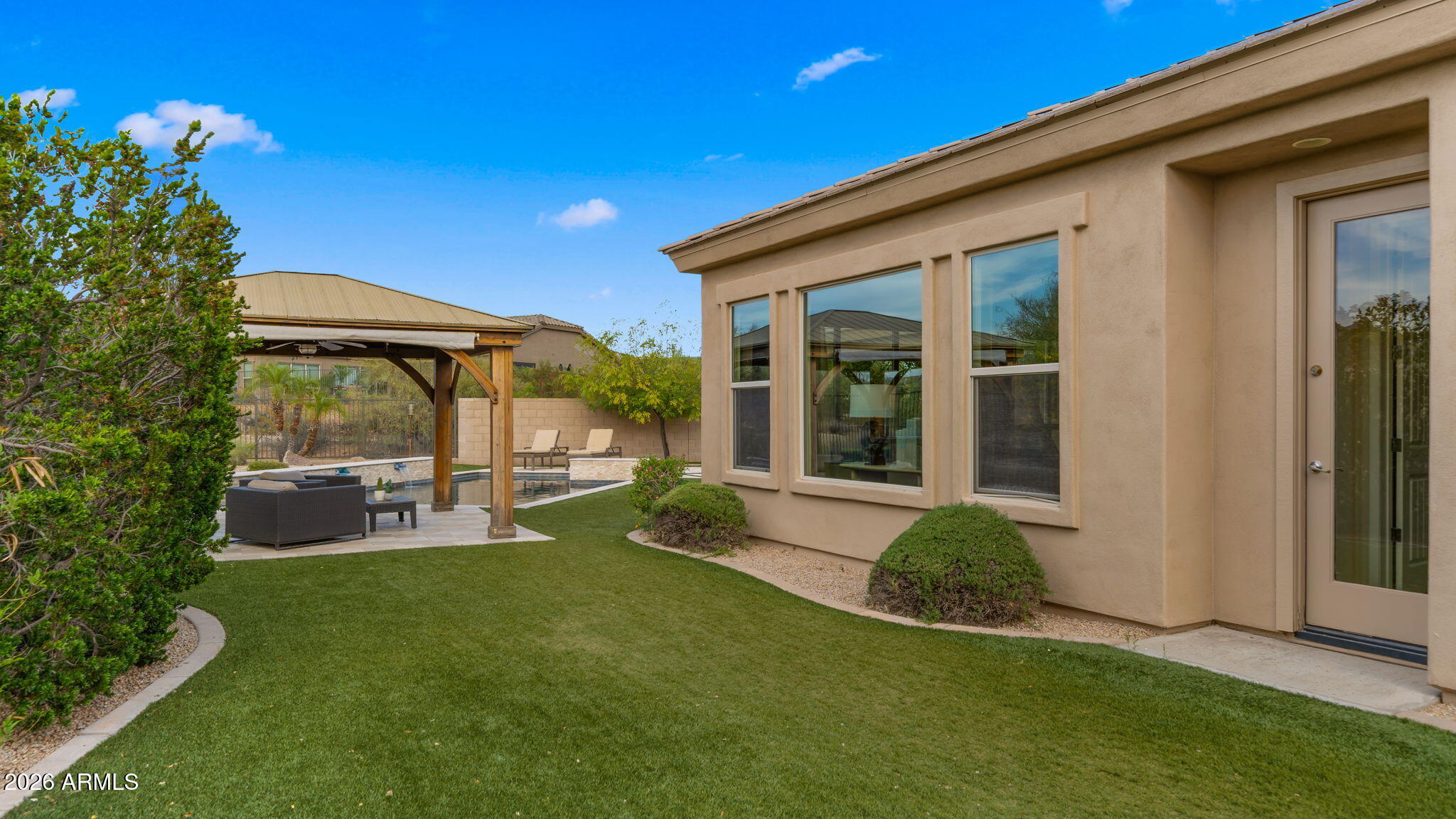 LONE MOUNTAIN - Residential