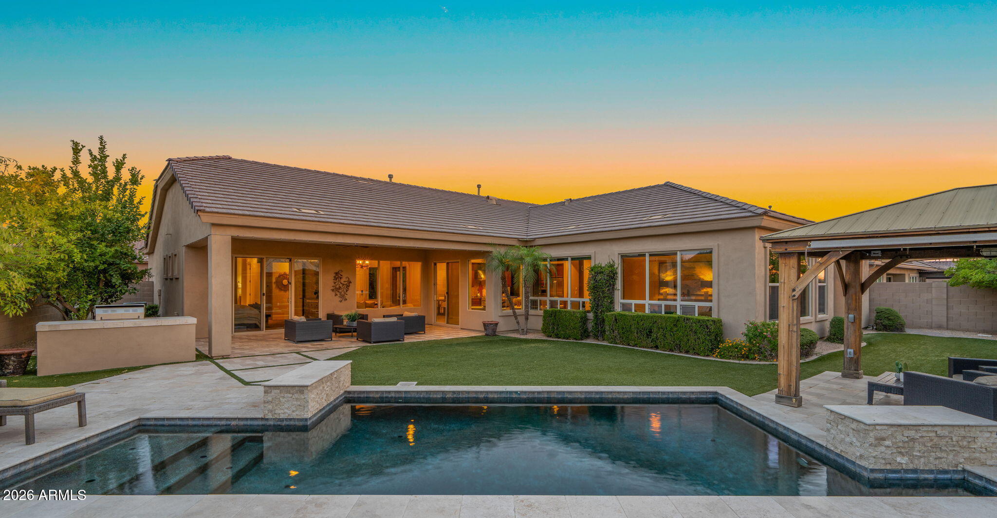 LONE MOUNTAIN - Residential