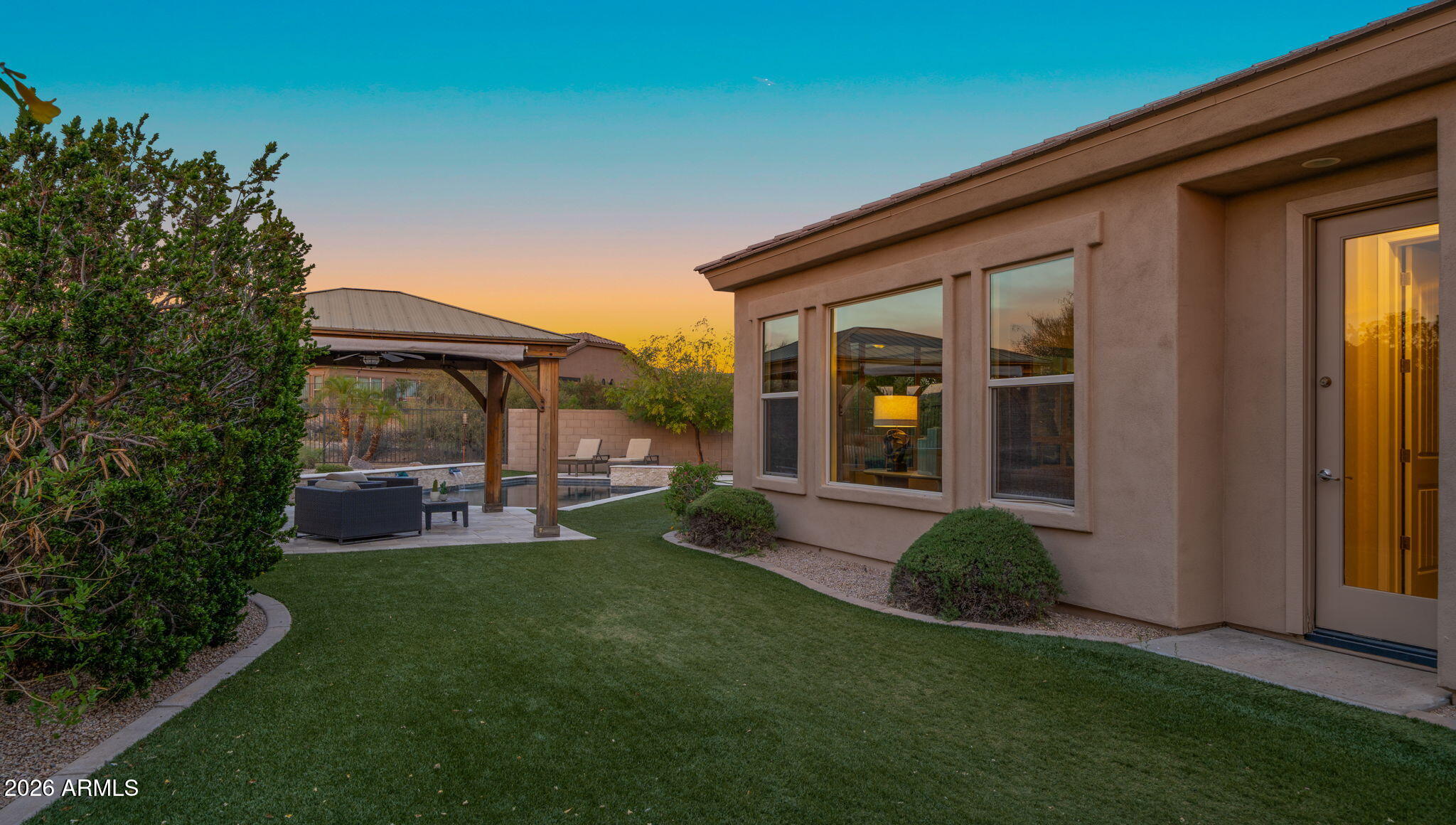 LONE MOUNTAIN - Residential