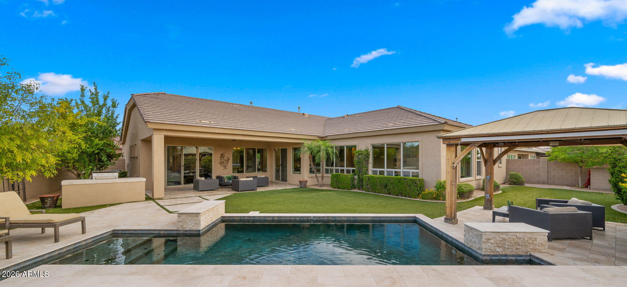 LONE MOUNTAIN - Residential