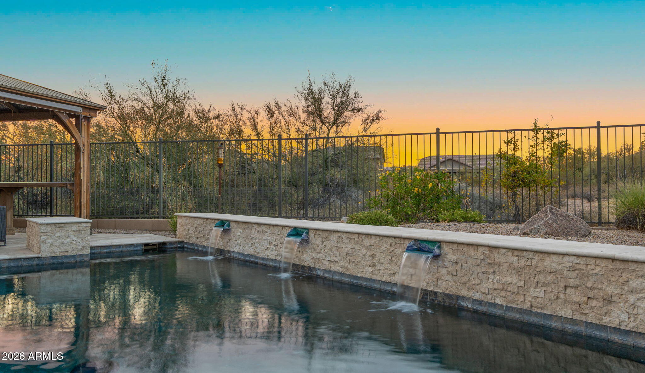 LONE MOUNTAIN - Residential