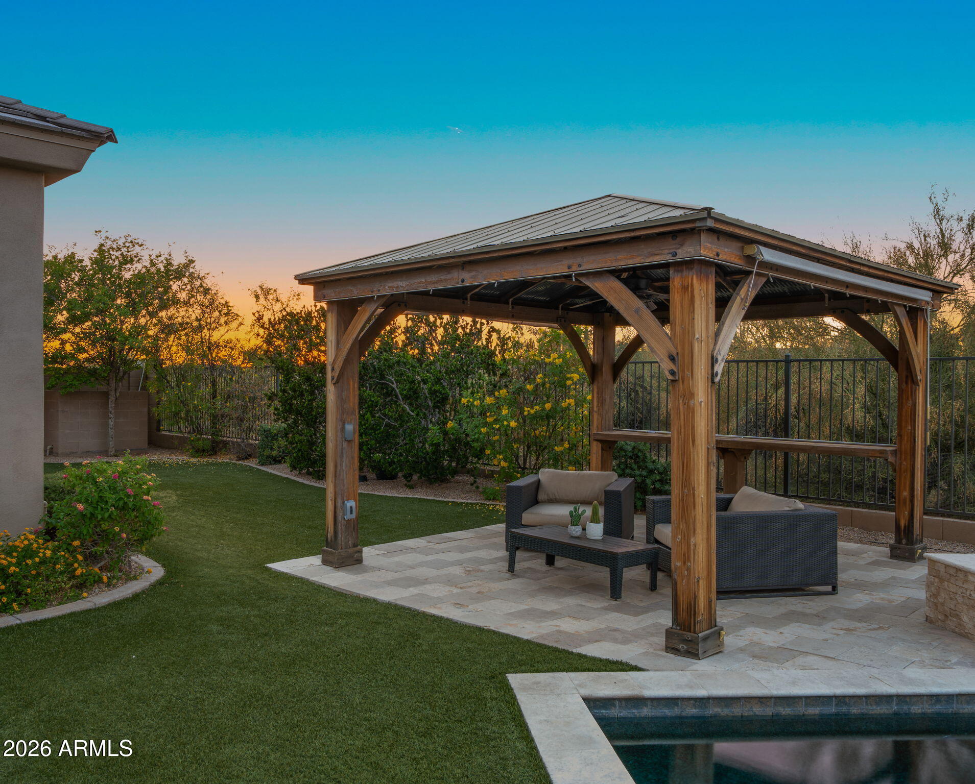 LONE MOUNTAIN - Residential