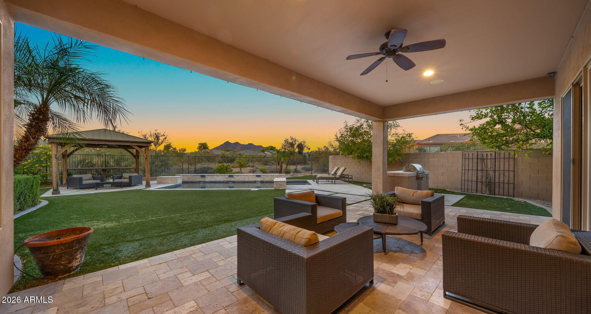 LONE MOUNTAIN - Residential