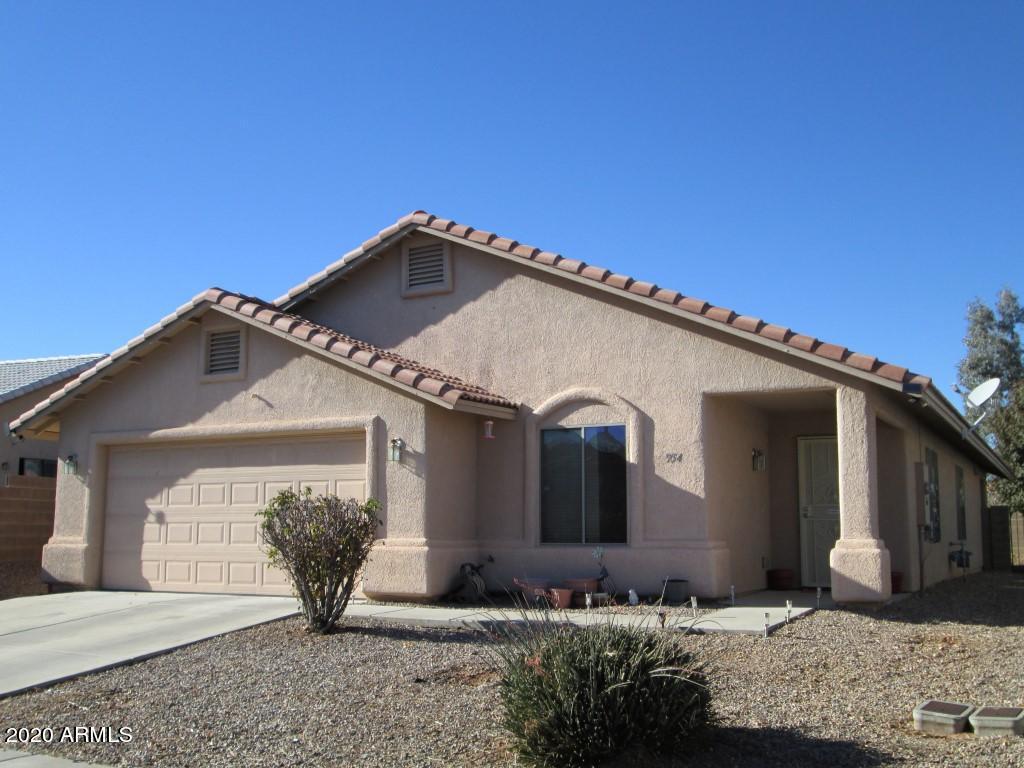 Check out this GREAT 4 Bd/2Ba home! A stones throw from the park and a short distance from the hospital and medical offices. Easy access to Sierra Vista and Fort Huachuca. Open split floorplan. Enjoy making those special meals in the ''chef's delight'' kitchen with plenty of storage and counter space! Large master suite and bathroom including a roomy walk-in closet. Make this home yours by calling for a private viewing today!