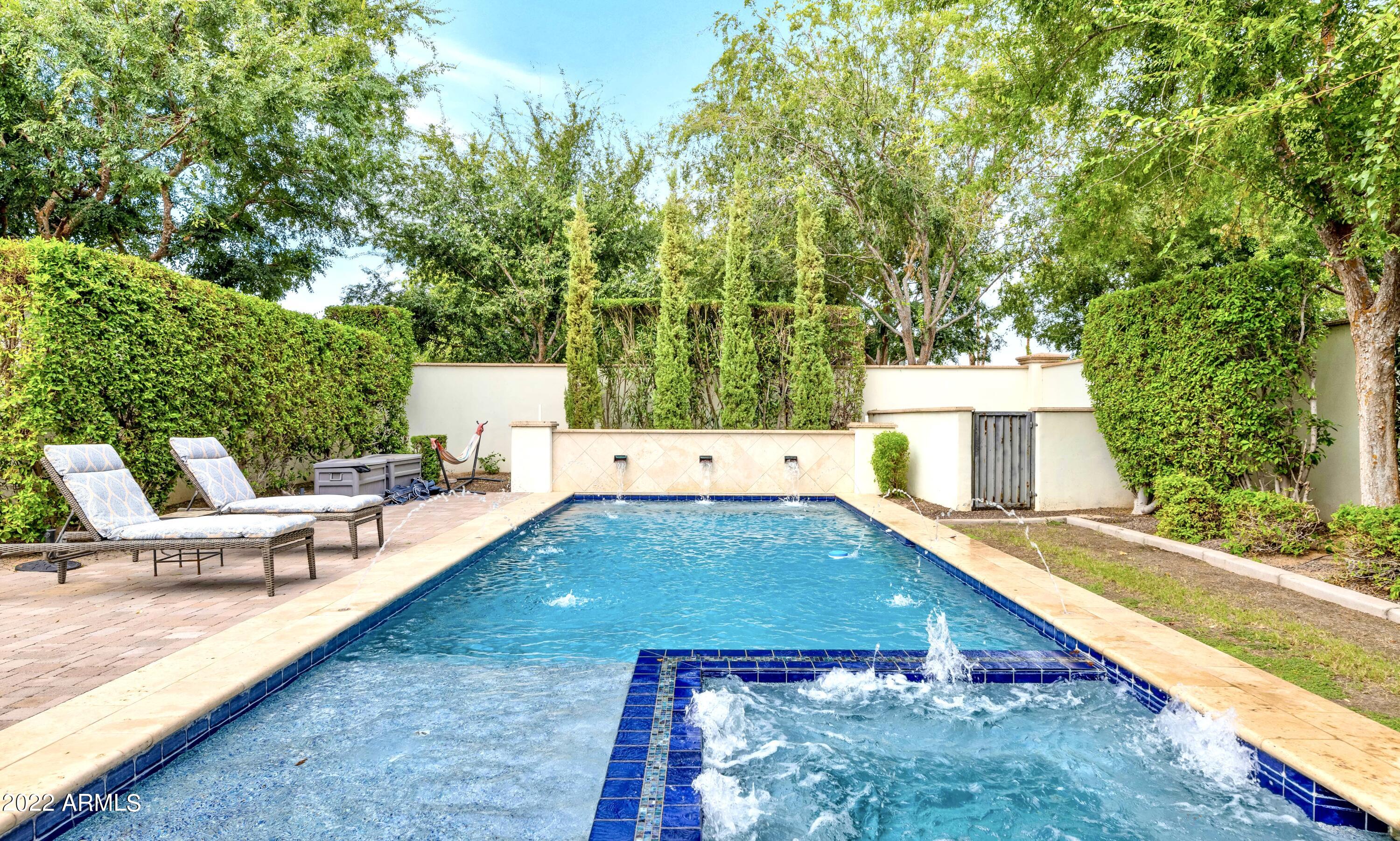 VINEYARDS AT ARCADIA - Residential