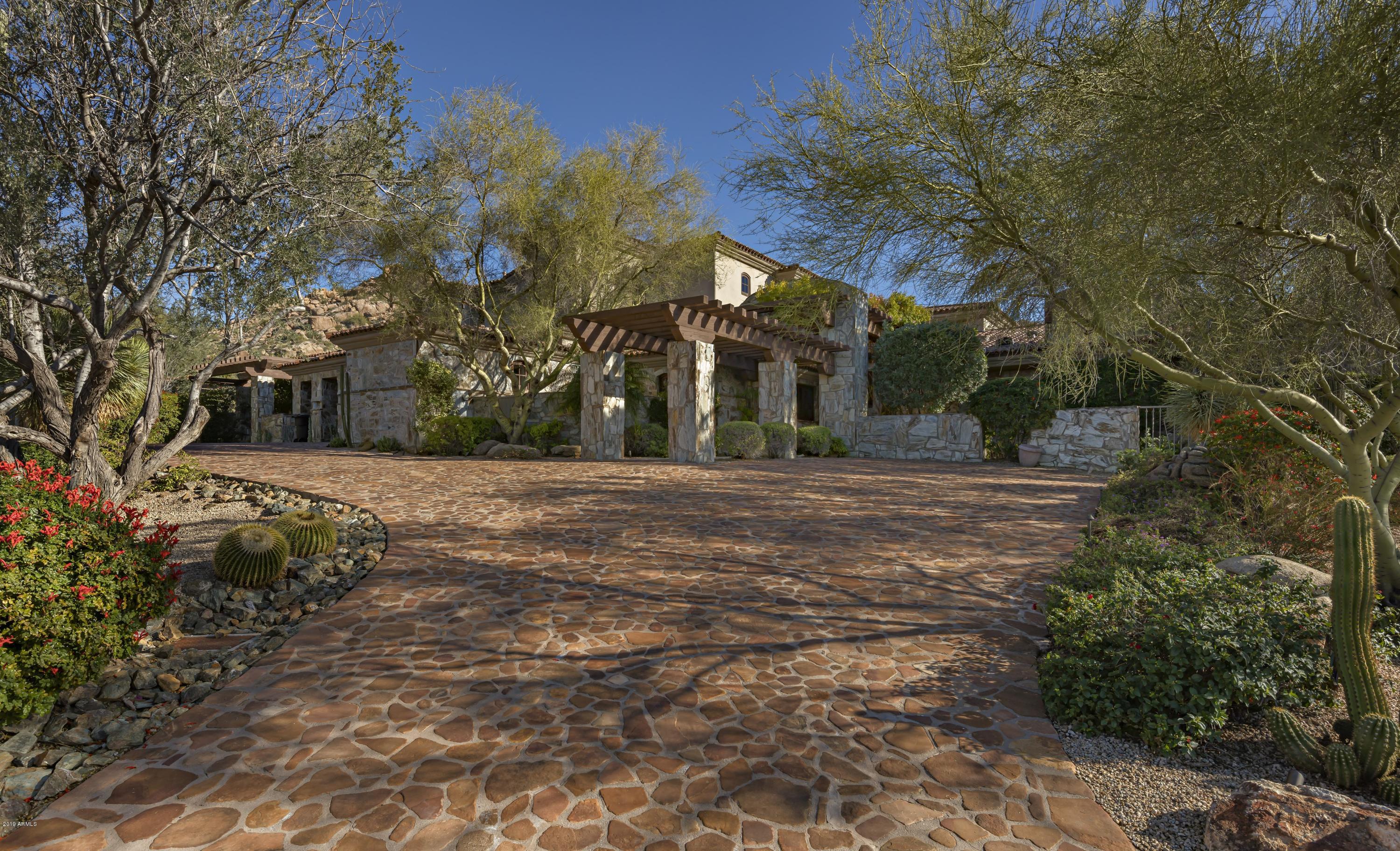 ESTANCIA - Residential