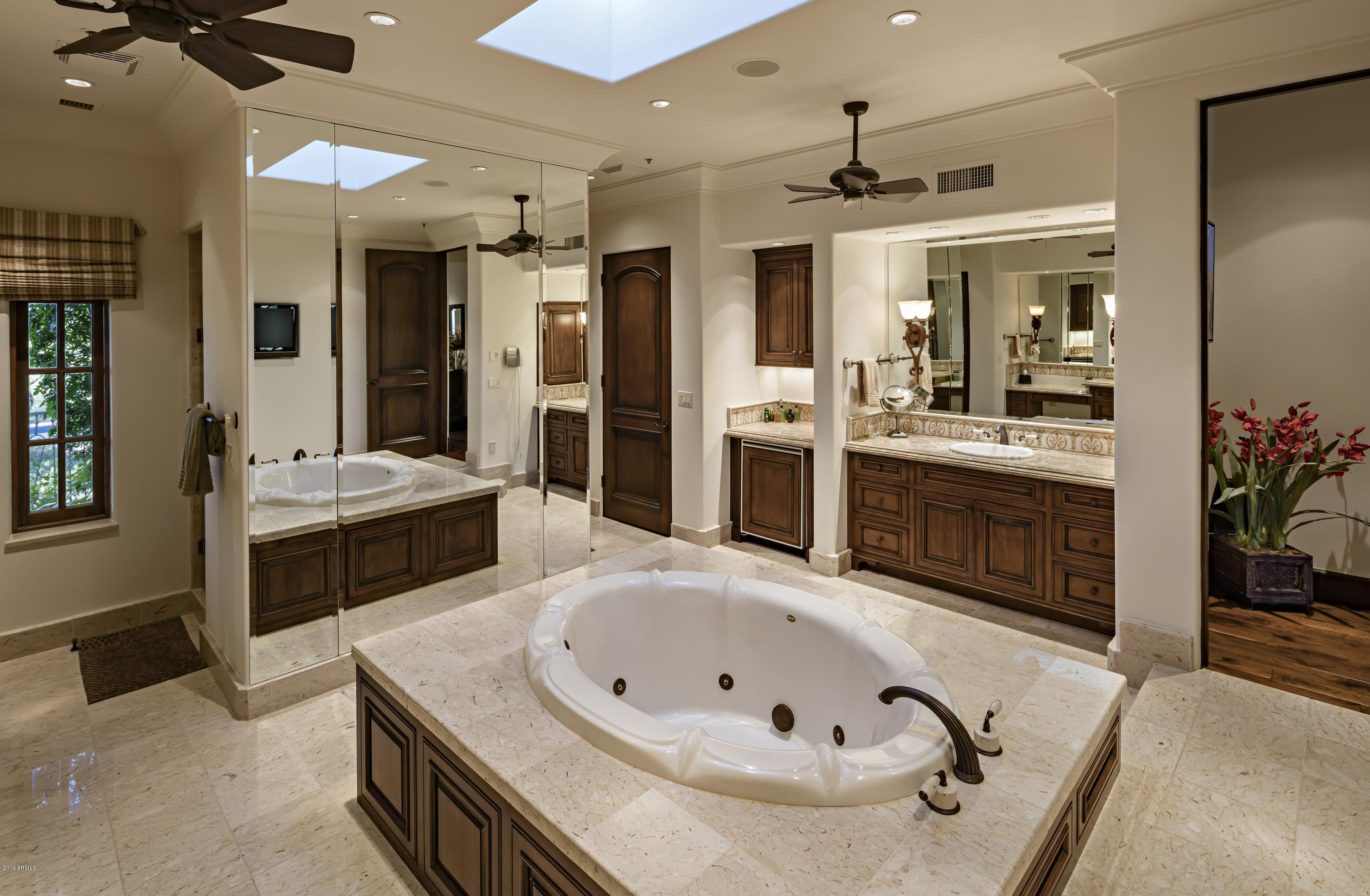 ESTANCIA - Residential