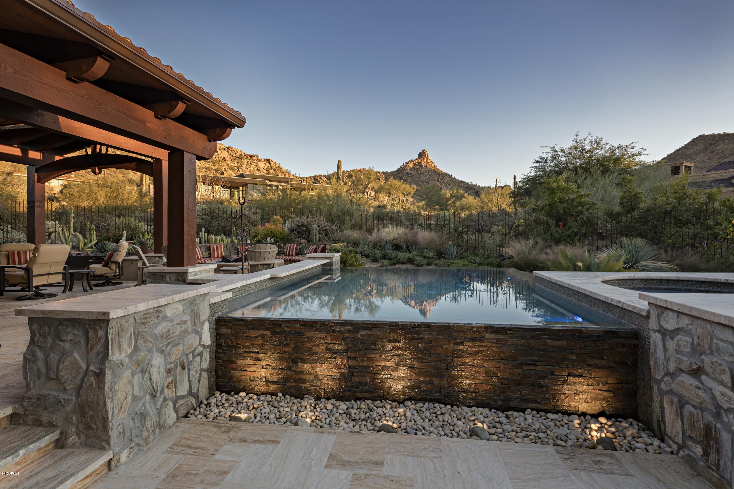 ESTANCIA - Residential