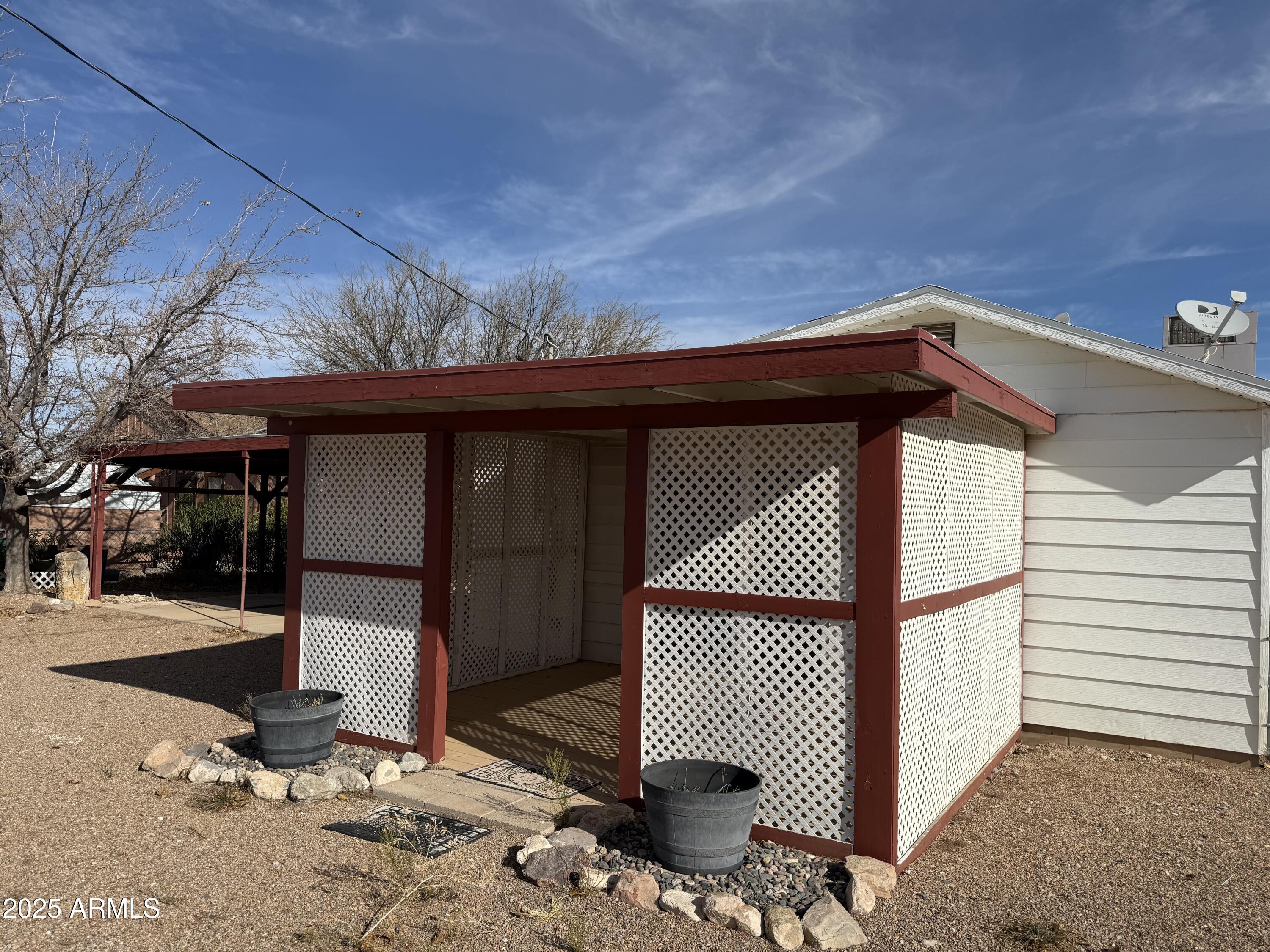 TOMBSTONE - Residential