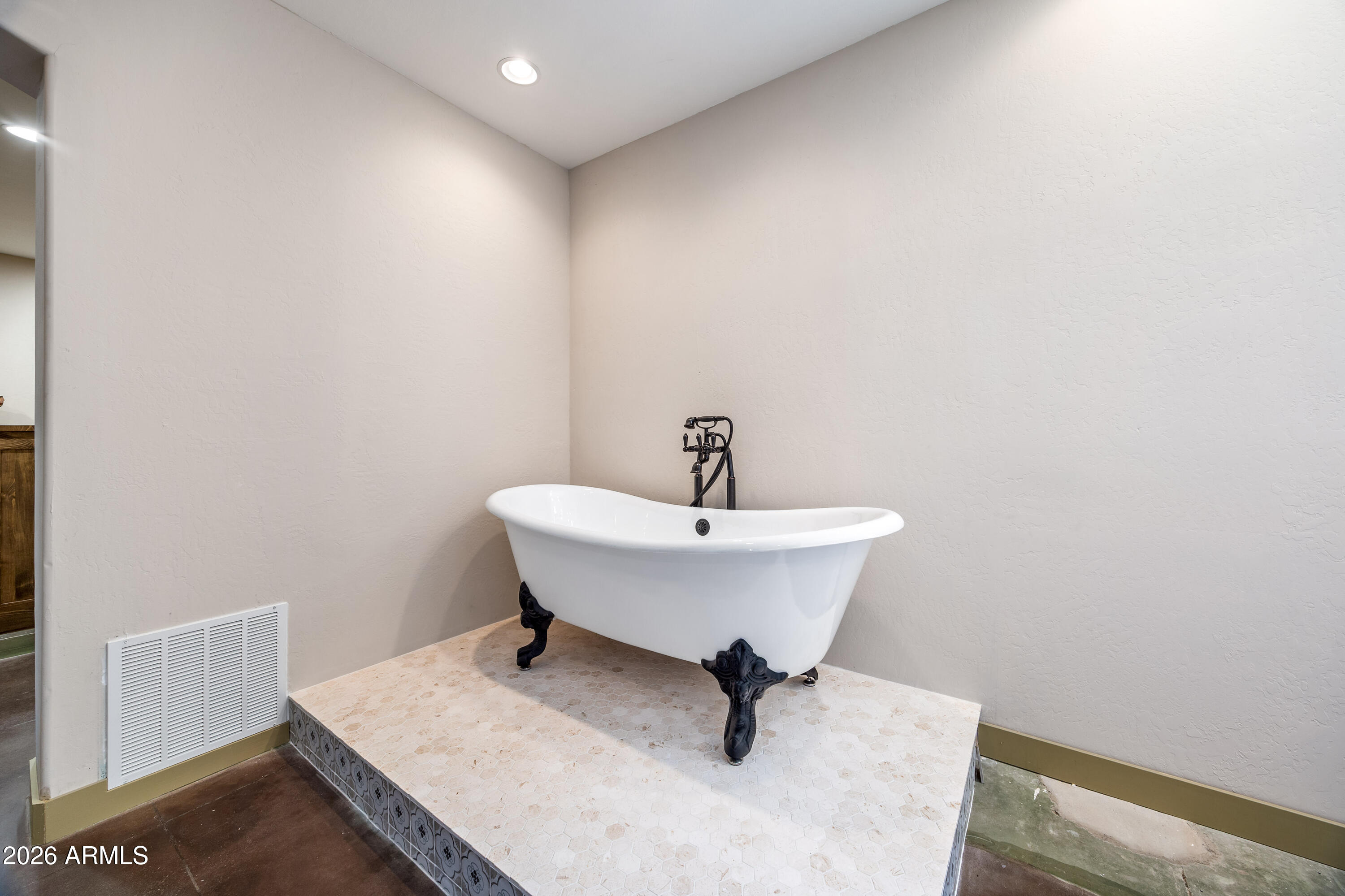 Show Low Unsubdivided - Residential