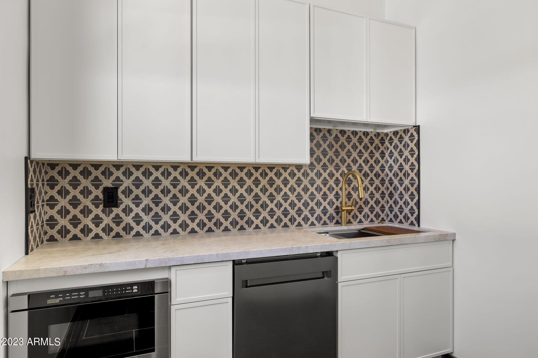 AVANT 1 UNIT 2 - Residential