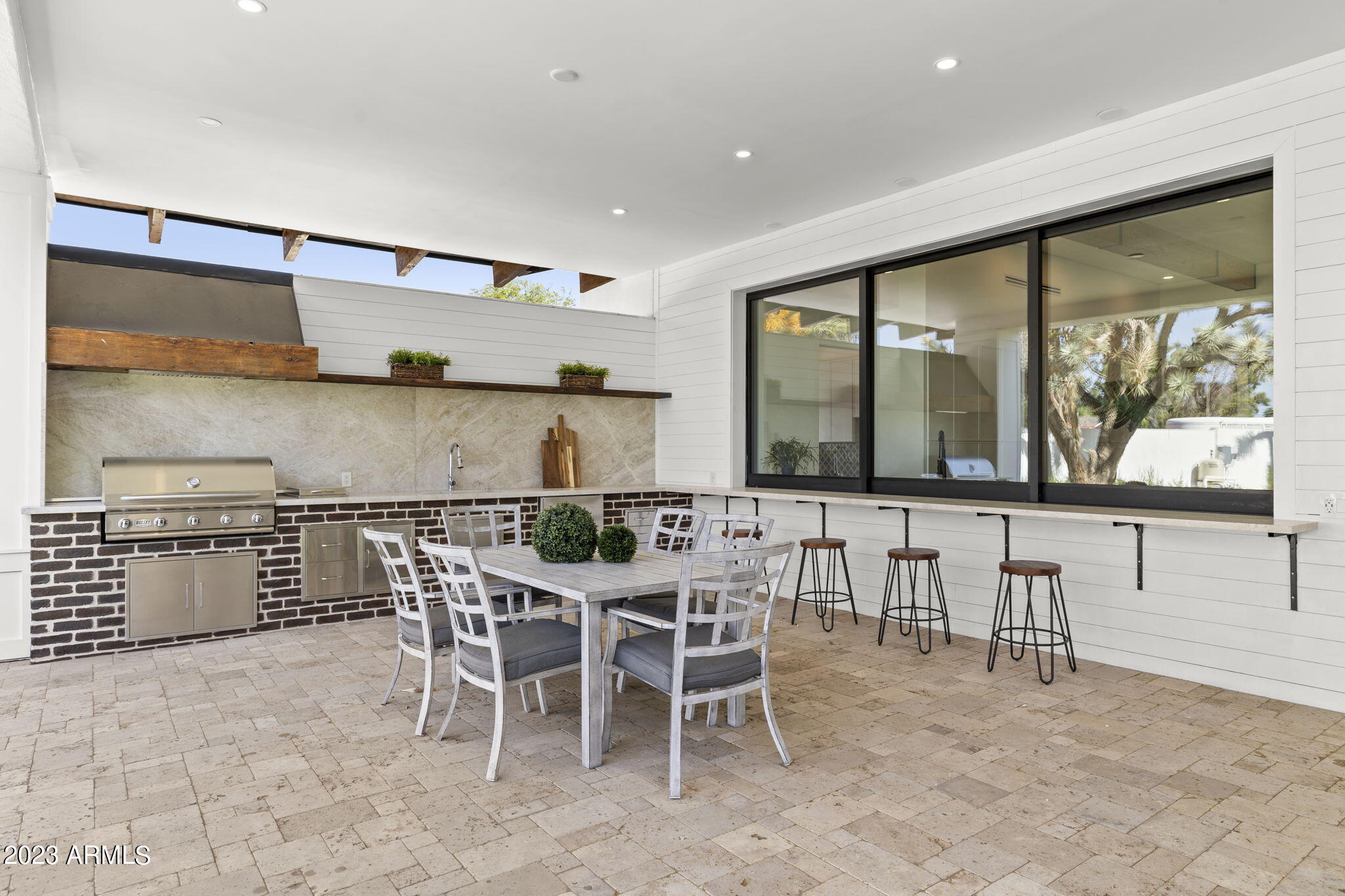 AVANT 1 UNIT 2 - Residential