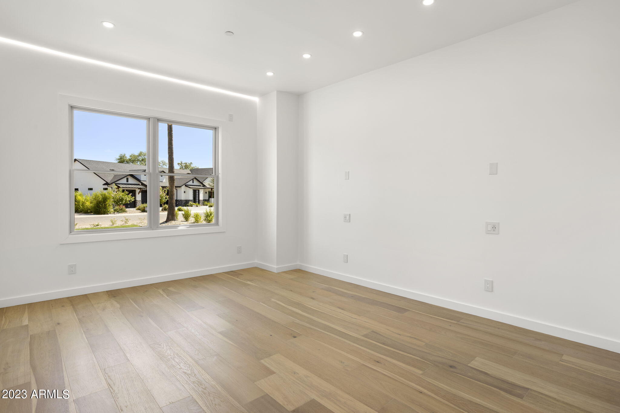 AVANT 1 UNIT 2 - Residential