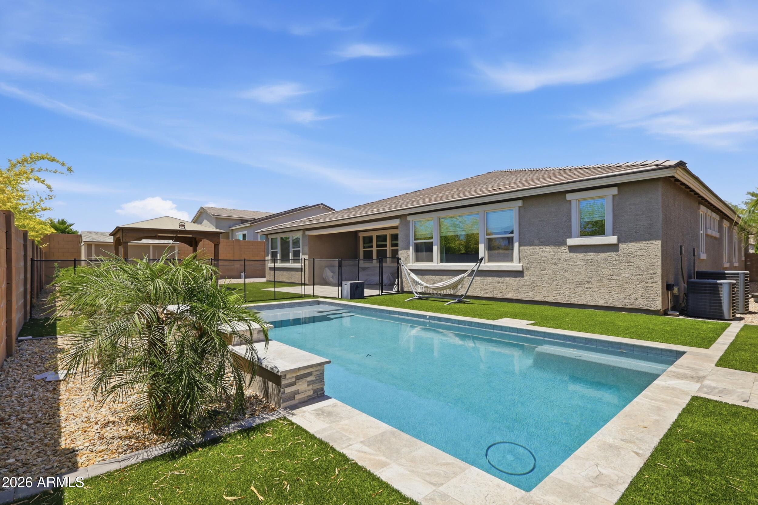 FALCON VIEW - Residential