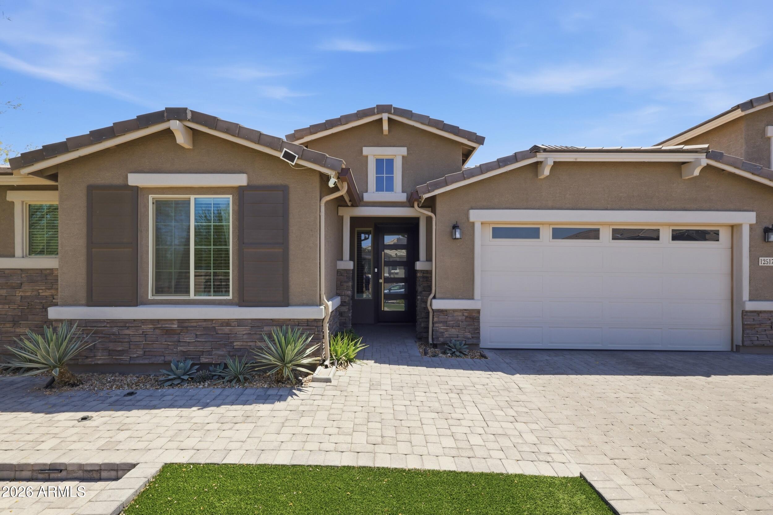 FALCON VIEW - Residential